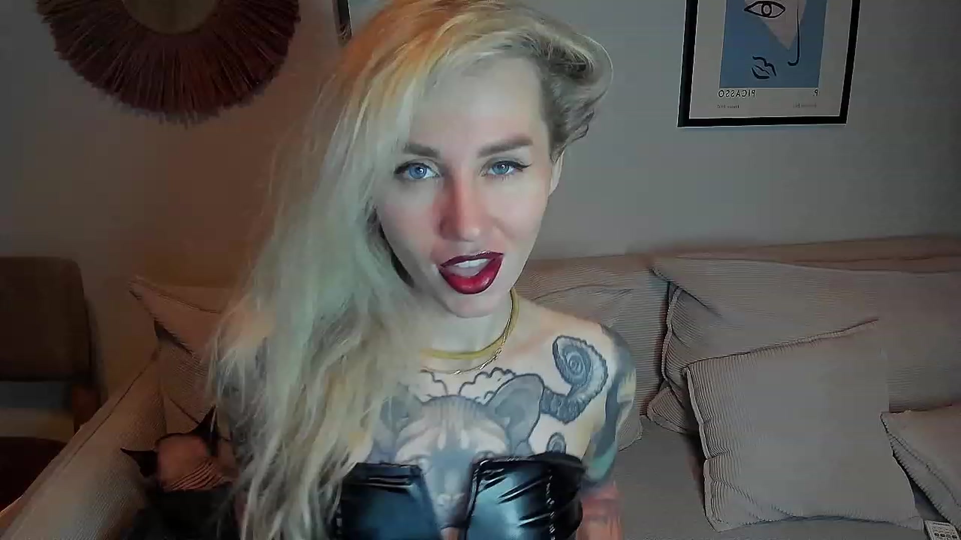 Gallery image thumbnail from Alexa_Smithhh's myfreecams stream on, 11/06/2023, 19:41 image 3 of 20