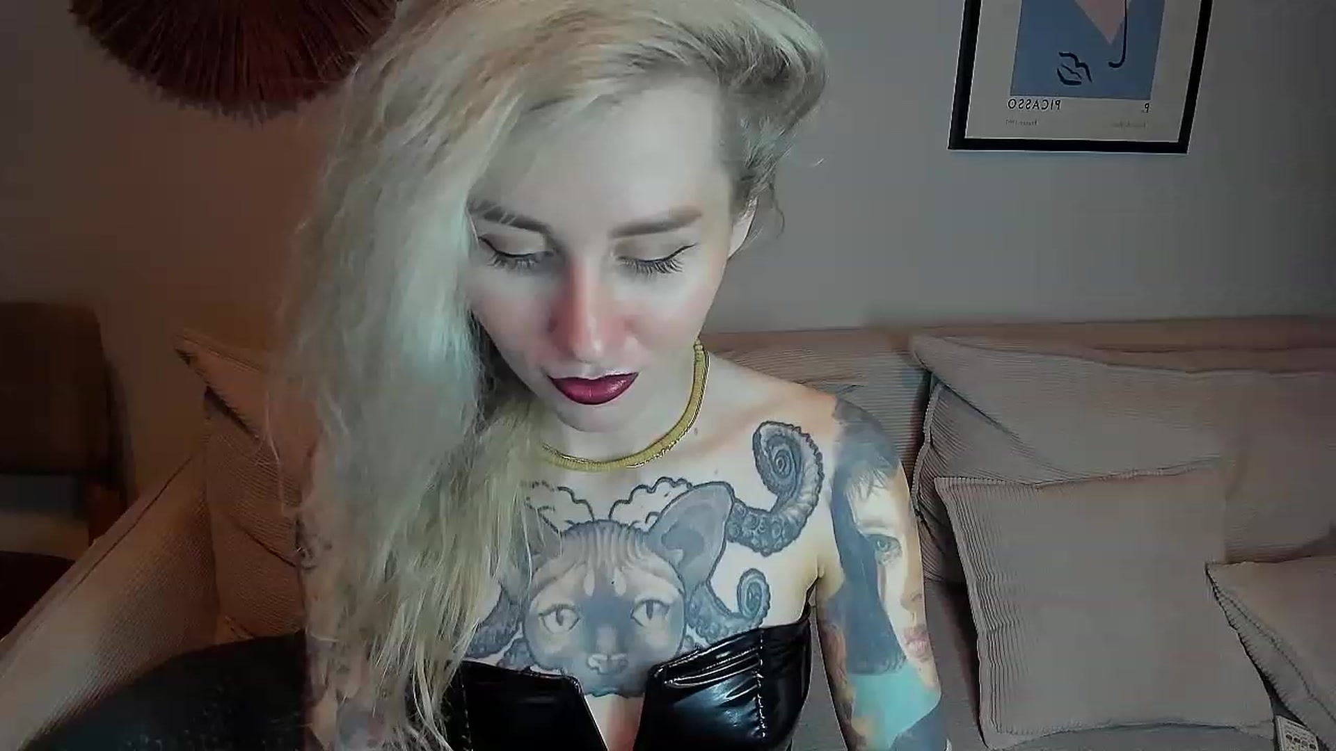 Gallery image thumbnail from Alexa_Smithhh's myfreecams stream on, 11/06/2023, 19:41 image 17 of 20
