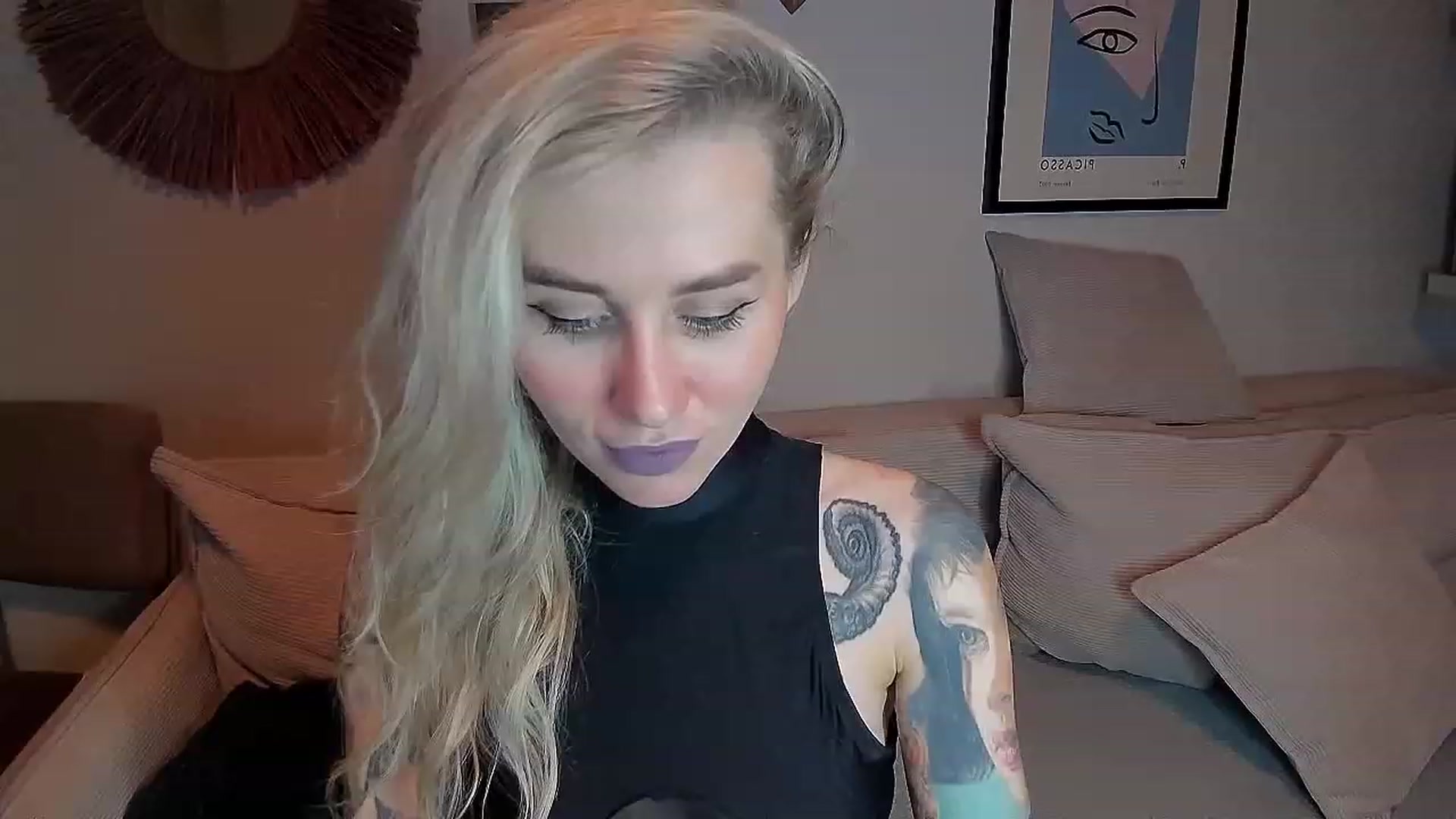 Gallery image thumbnail from Alexa_Smithhh's myfreecams stream on, 11/12/2023, 18:13 image 1 of 20