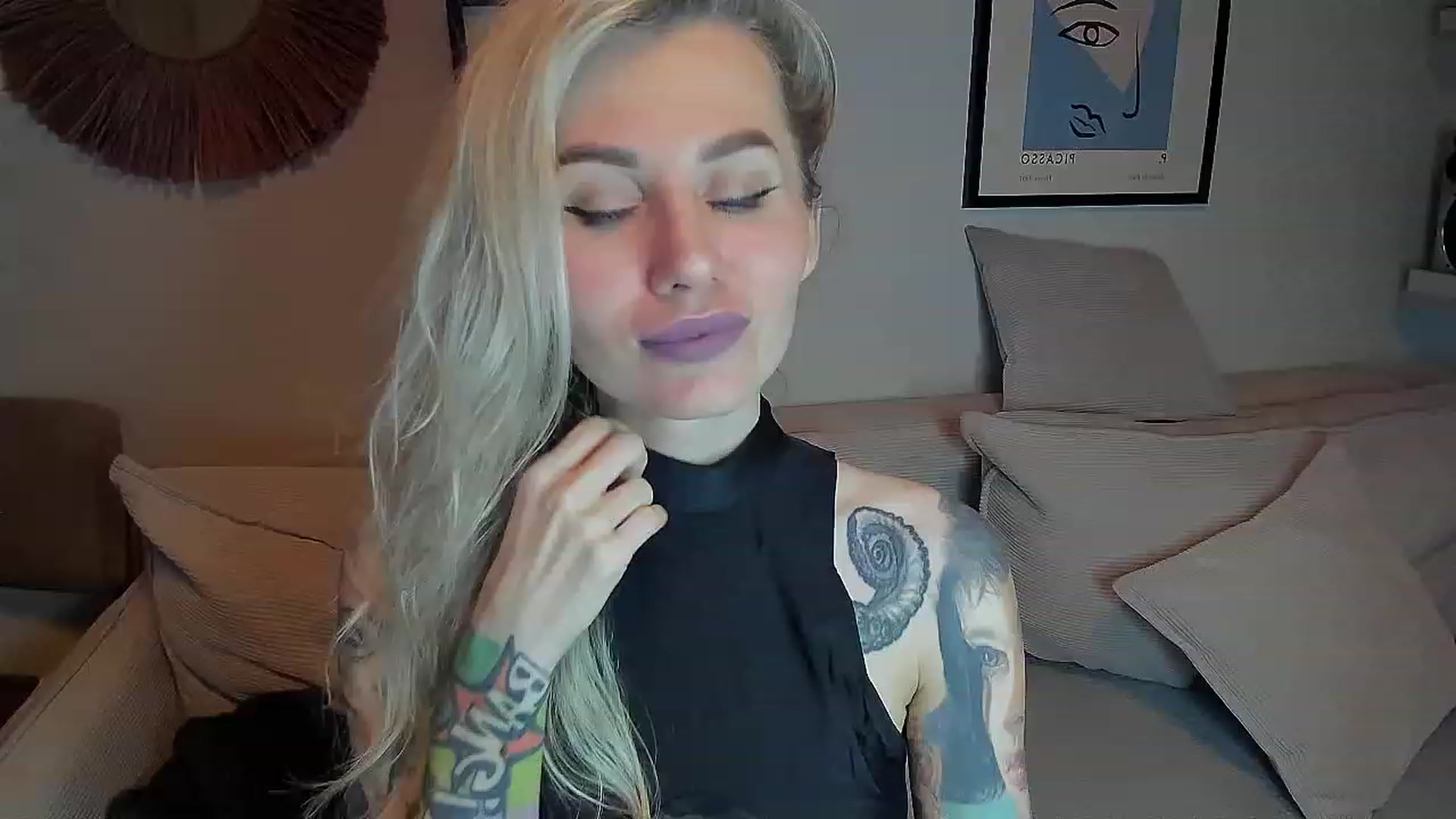 Gallery image thumbnail from Alexa_Smithhh's myfreecams stream on, 11/12/2023, 18:13 image 6 of 20