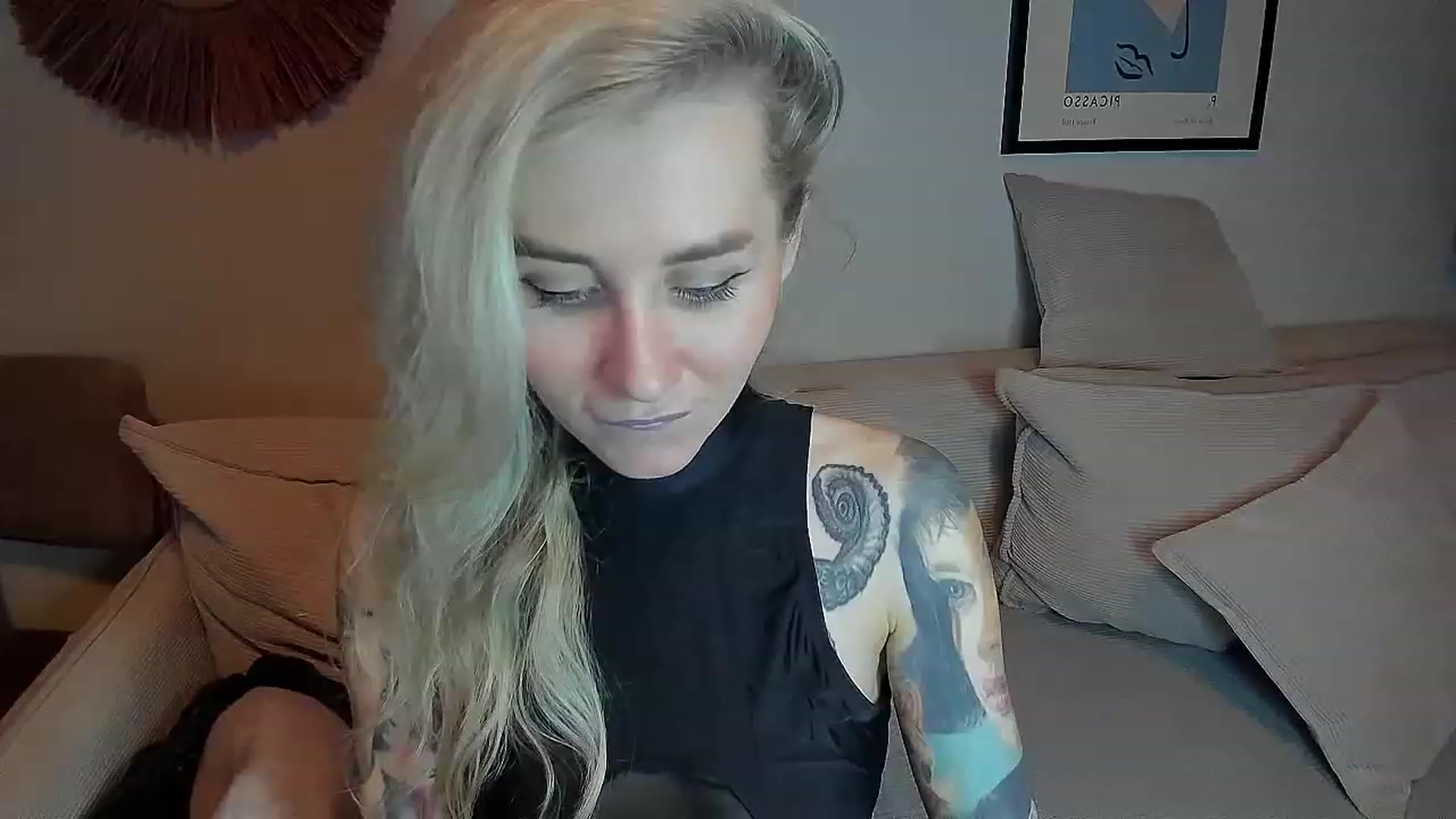 Gallery image thumbnail from Alexa_Smithhh's myfreecams stream on, 11/12/2023, 18:13 image 16 of 20