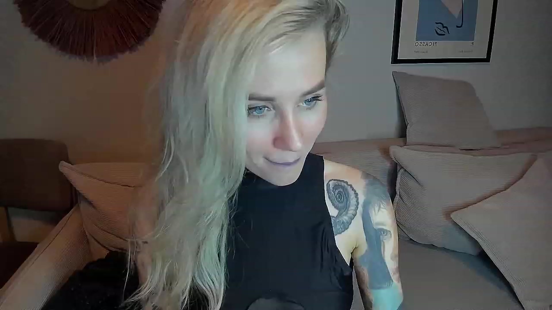 Gallery image thumbnail from Alexa_Smithhh's myfreecams stream on, 11/12/2023, 18:59 image 3 of 20