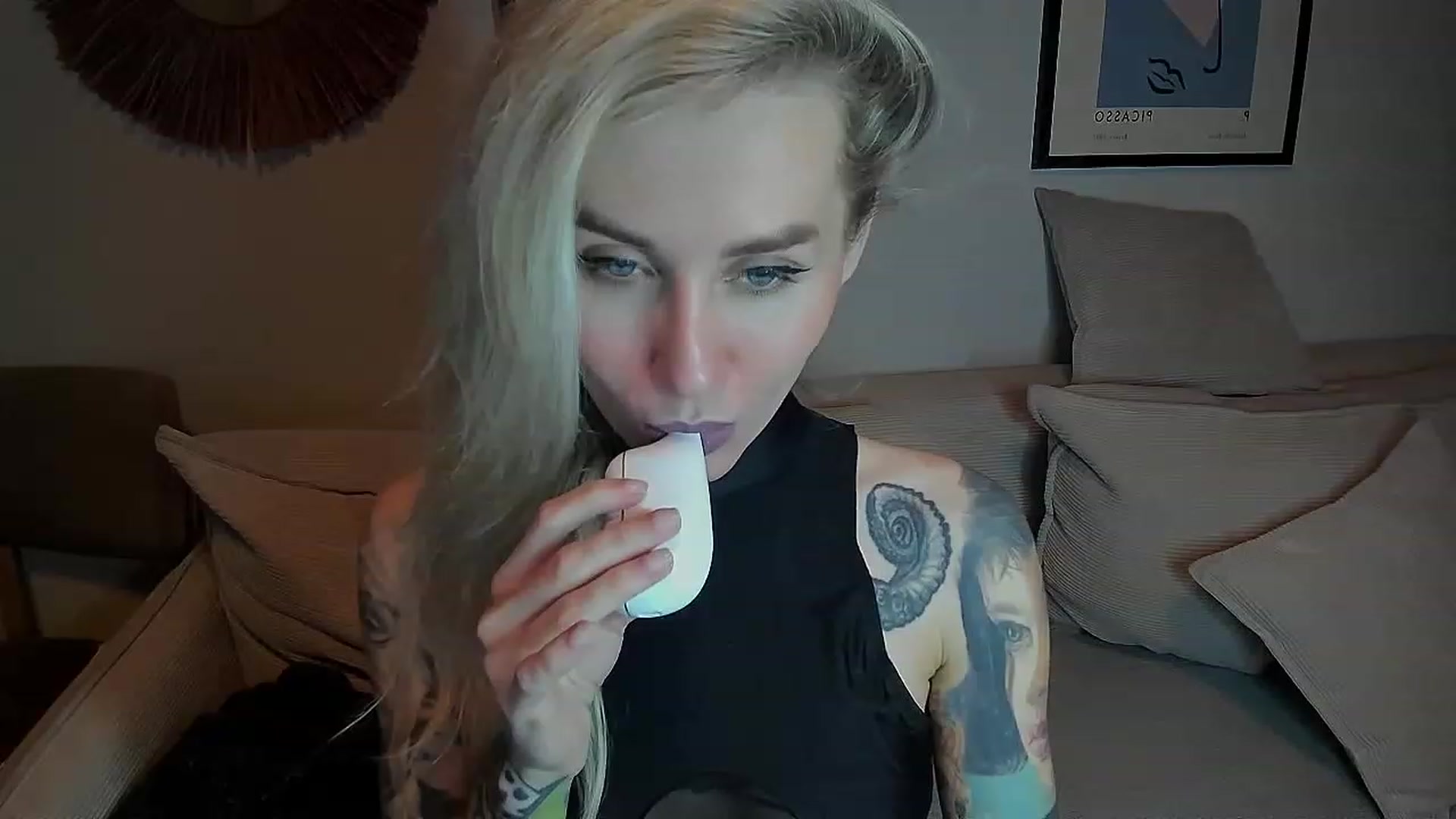 Gallery image thumbnail from Alexa_Smithhh's myfreecams stream on, 11/12/2023, 18:59 image 4 of 20