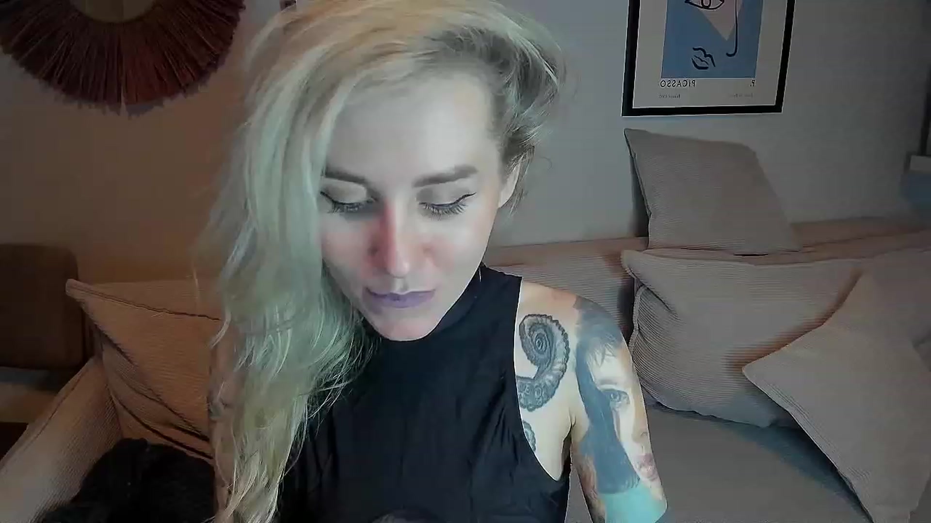 Gallery image thumbnail from Alexa_Smithhh's myfreecams stream on, 11/12/2023, 19:44 image 15 of 20
