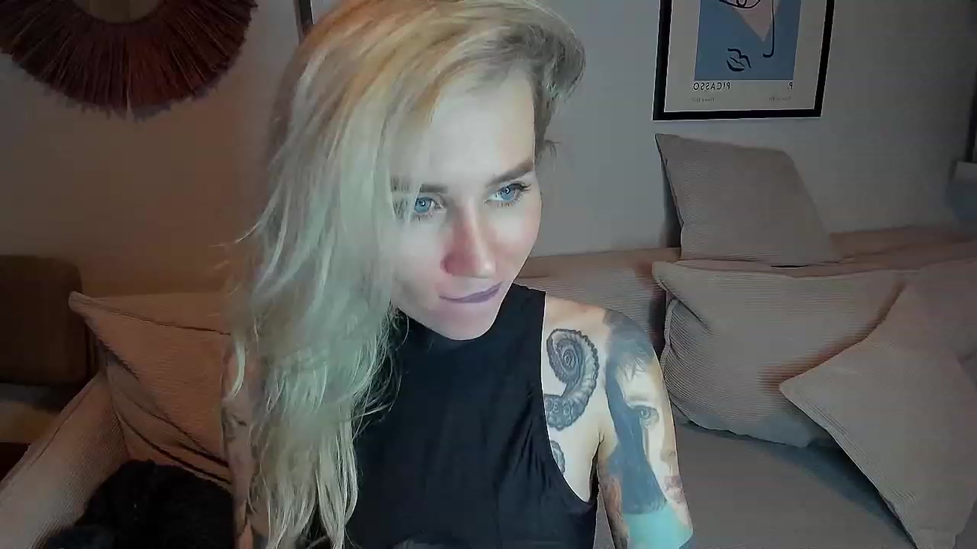 Gallery image thumbnail from Alexa_Smithhh's myfreecams stream on, 11/12/2023, 19:44 image 14 of 20