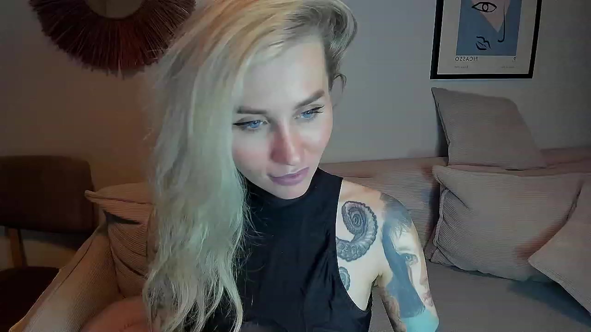 Gallery image thumbnail from Alexa_Smithhh's myfreecams stream on, 11/12/2023, 20:49 image 19 of 20