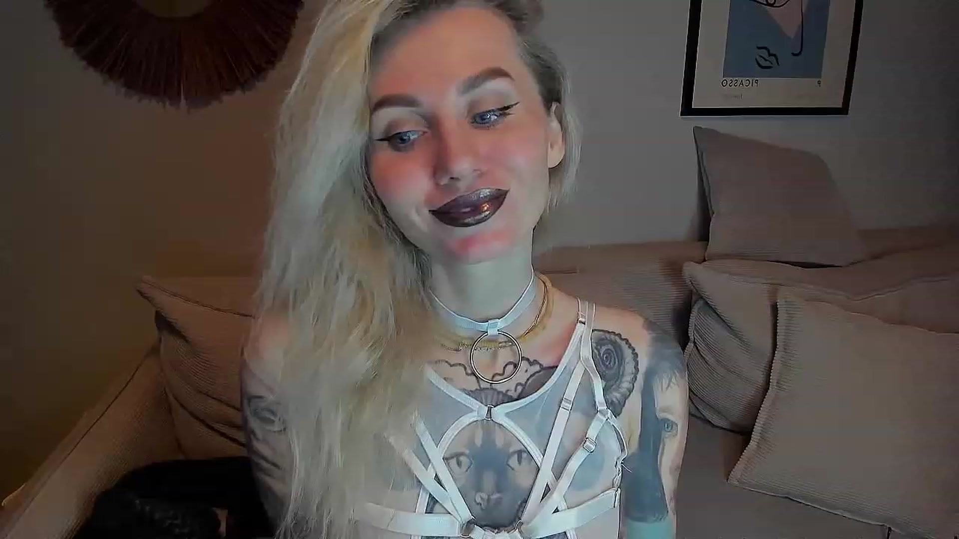Gallery image thumbnail from Alexa_Smithhh's myfreecams stream on, 11/13/2023, 20:22 image 4 of 20