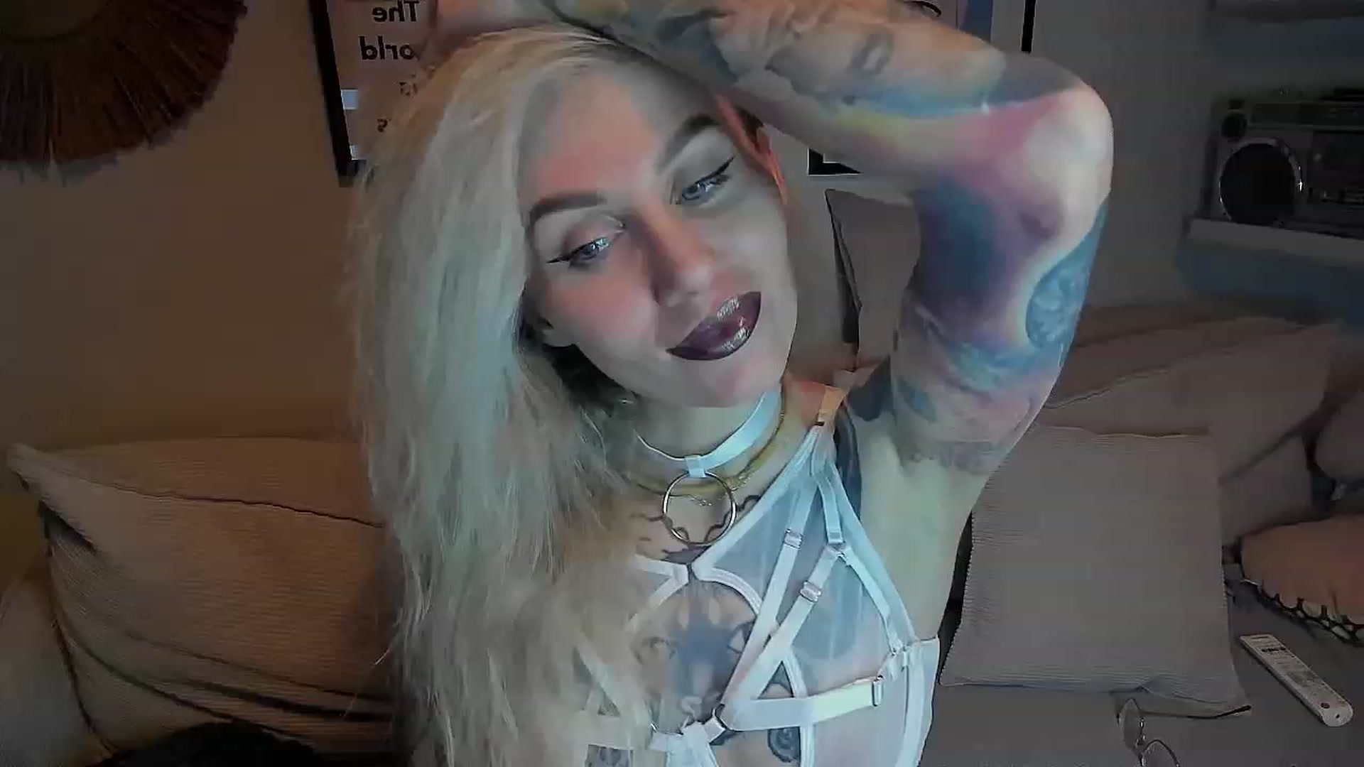 Gallery image thumbnail from Alexa_Smithhh's myfreecams stream on, 11/13/2023, 20:22 image 8 of 20