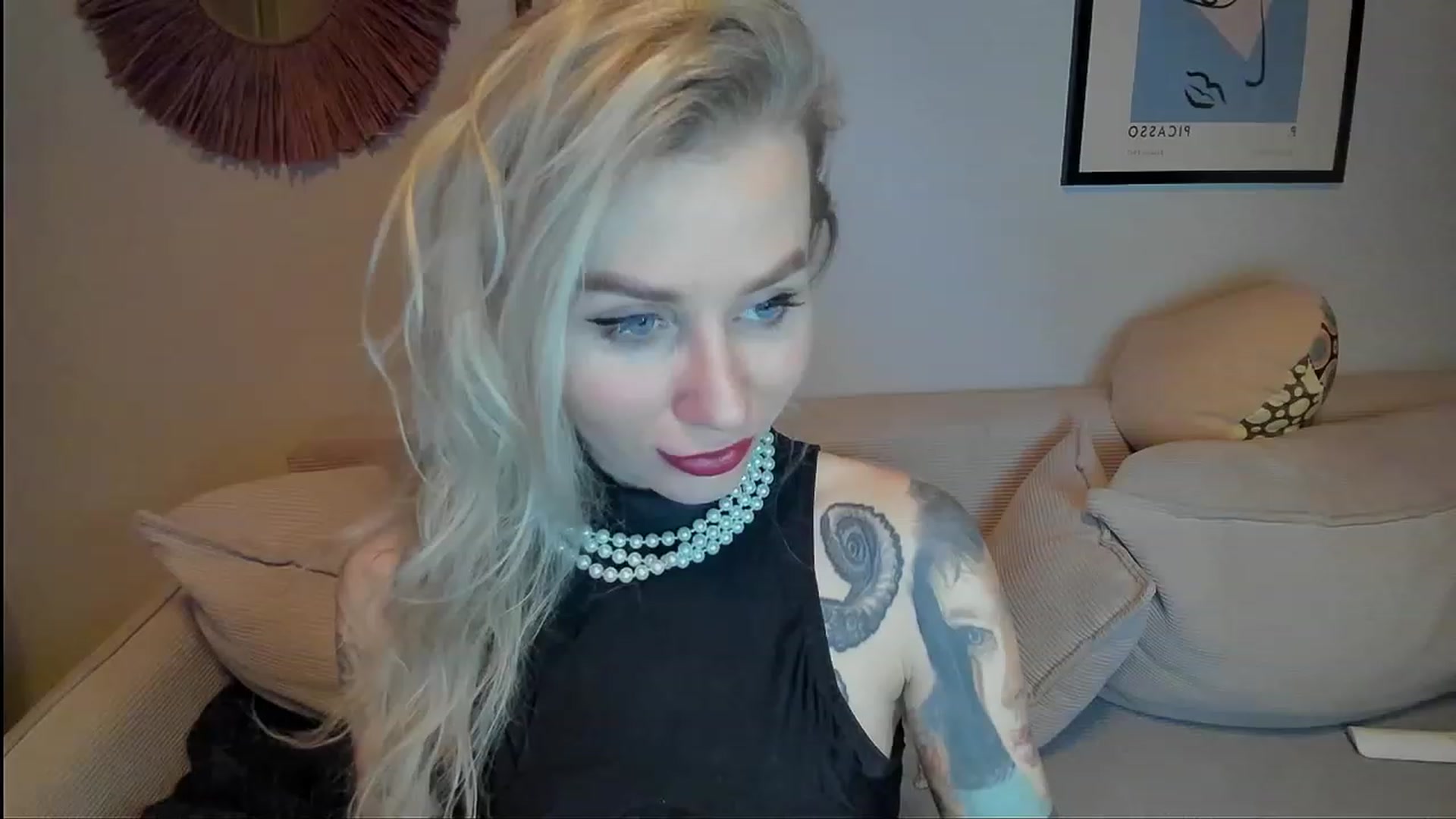 Gallery image thumbnail from Alexa_Smithhh's myfreecams stream on, 12/06/2023, 18:35 image 4 of 20