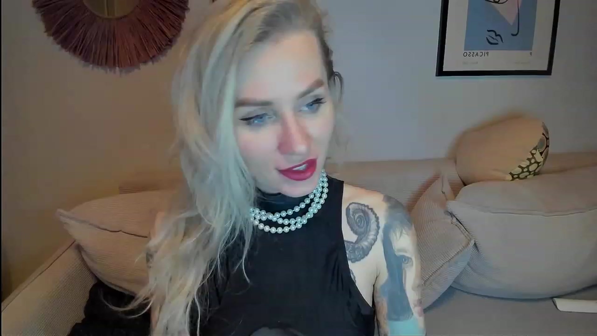 Gallery image thumbnail from Alexa_Smithhh's myfreecams stream on, 12/06/2023, 18:35 image 17 of 20