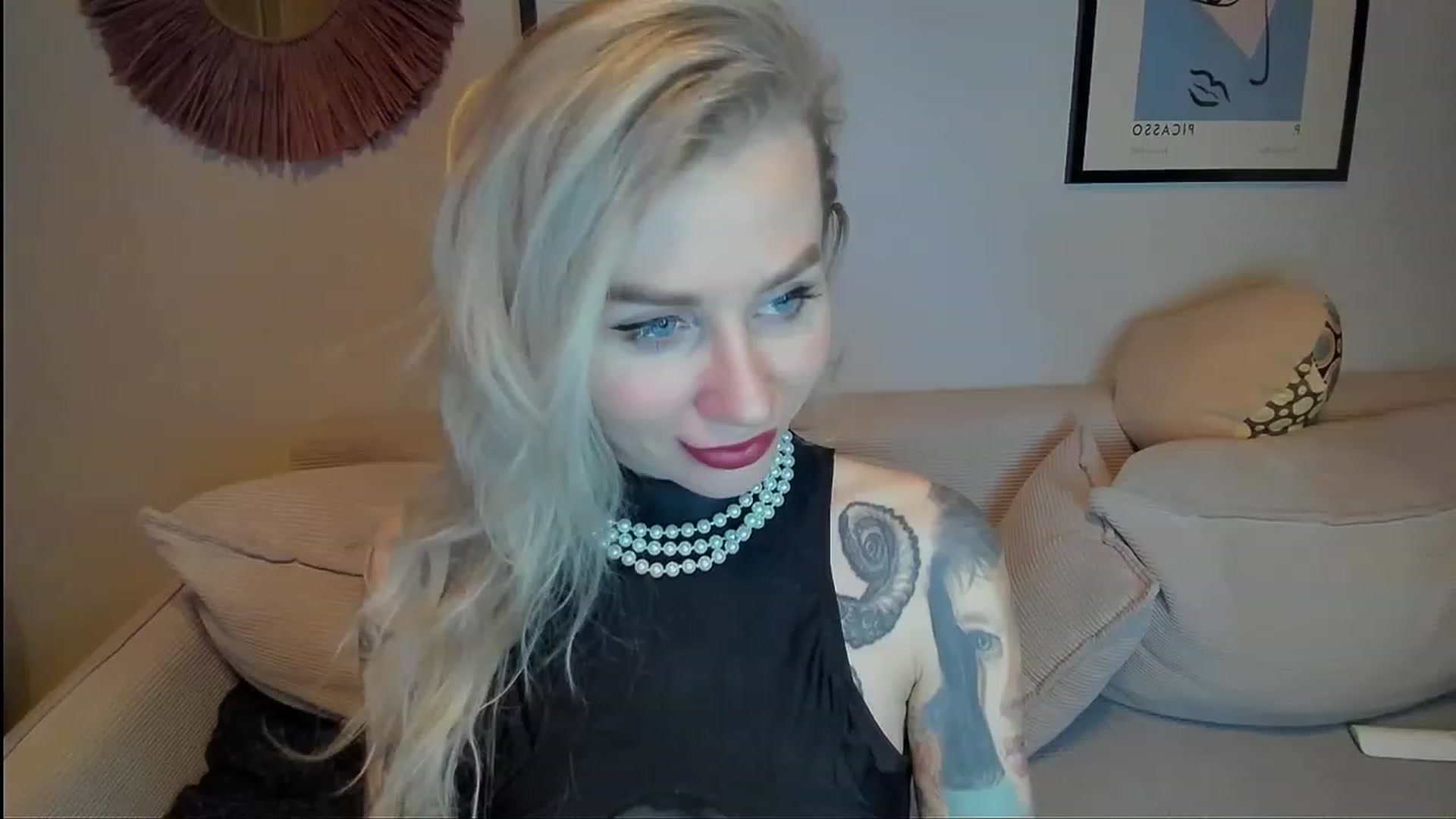 Gallery image thumbnail from Alexa_Smithhh's myfreecams stream on, 12/06/2023, 18:35 image 16 of 20