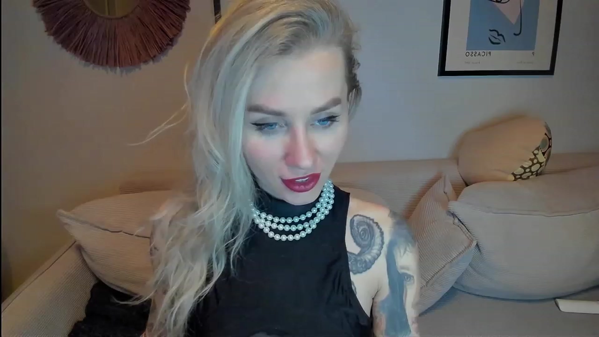 Gallery image thumbnail from Alexa_Smithhh's myfreecams stream on, 12/06/2023, 18:35 image 9 of 20