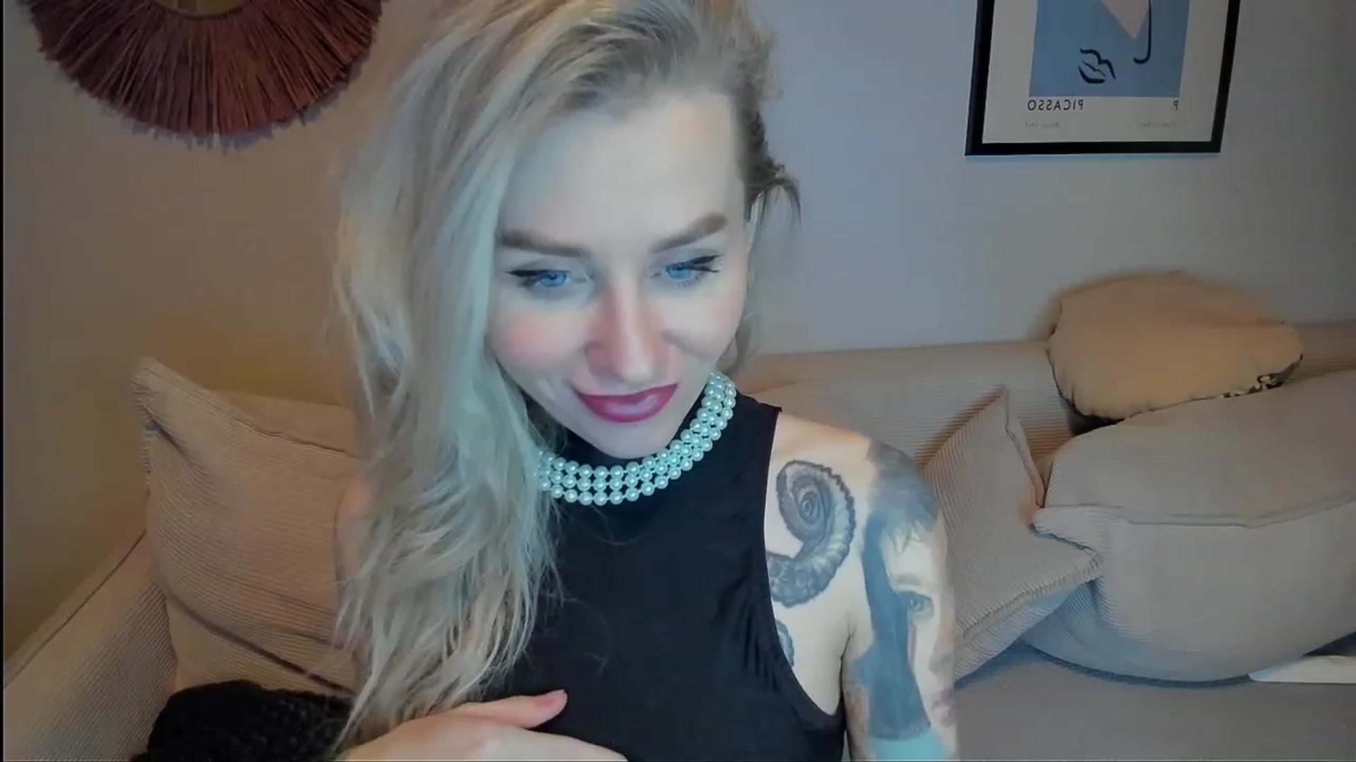 Gallery image thumbnail from Alexa_Smithhh's myfreecams stream on, 12/06/2023, 20:42 image 17 of 20