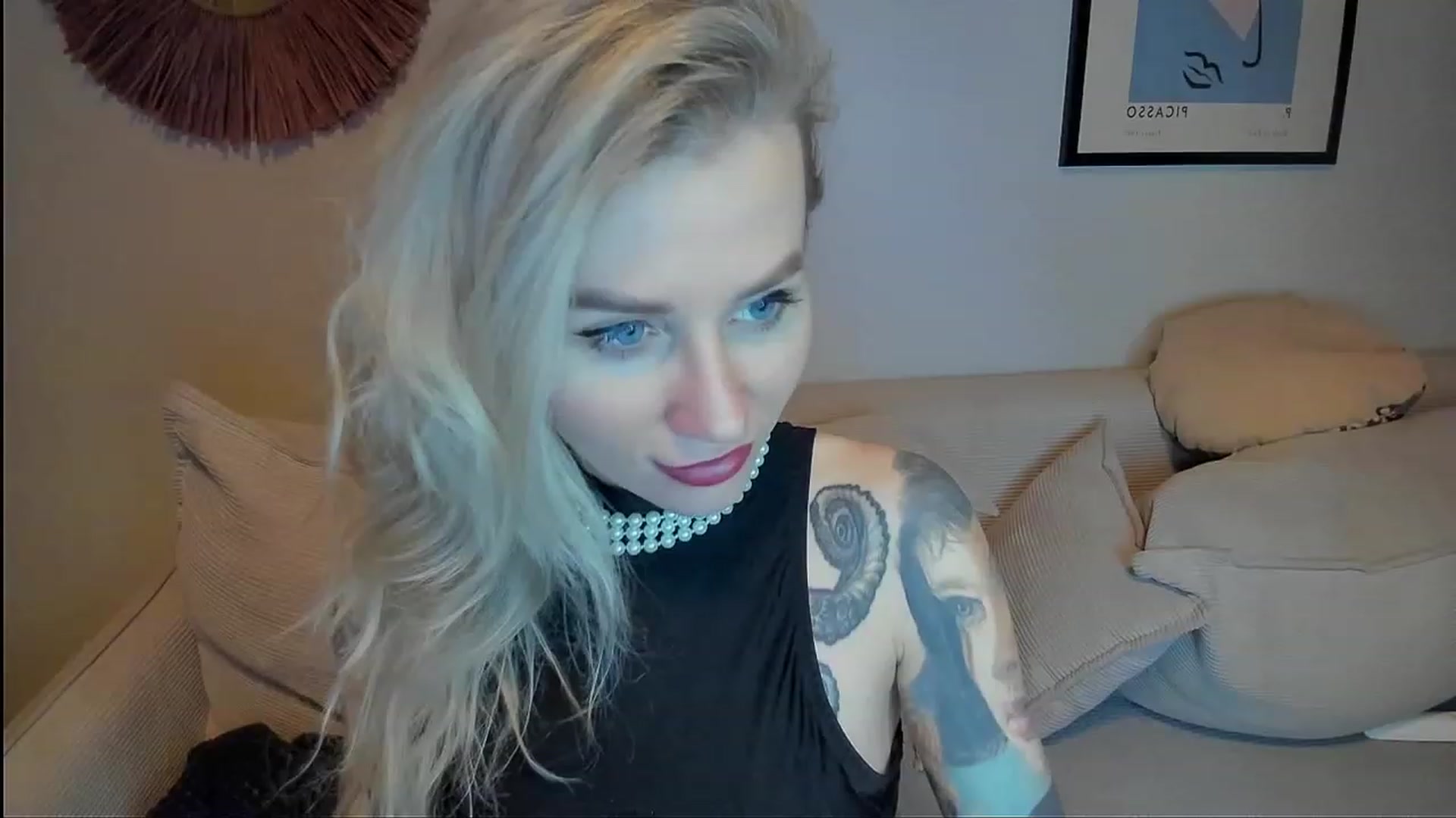 Gallery image thumbnail from Alexa_Smithhh's myfreecams stream on, 12/06/2023, 20:42 image 7 of 20