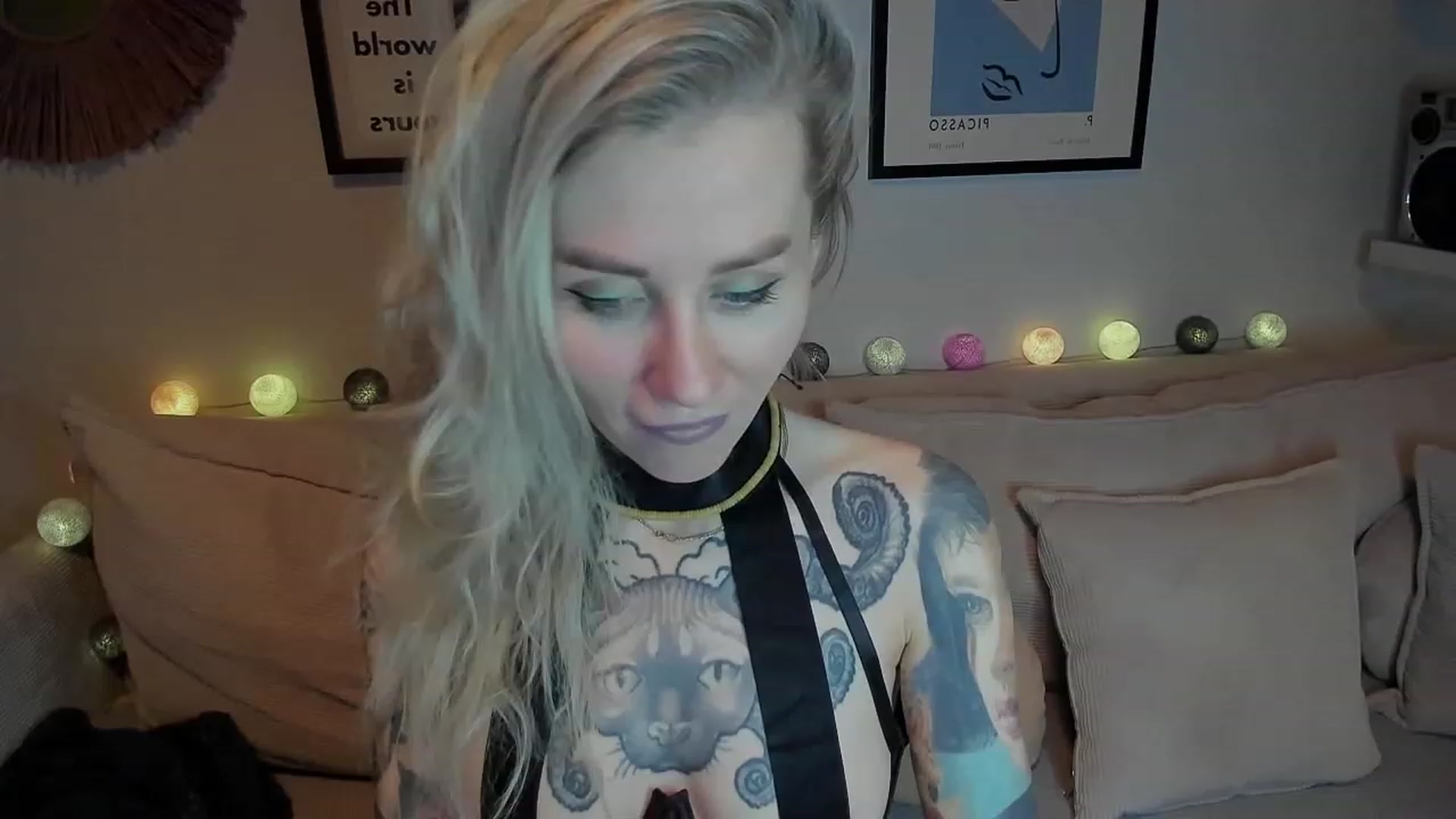 Gallery image thumbnail from Alexa_Smithhh's myfreecams stream on, 12/08/2023, 19:59 image 2 of 20
