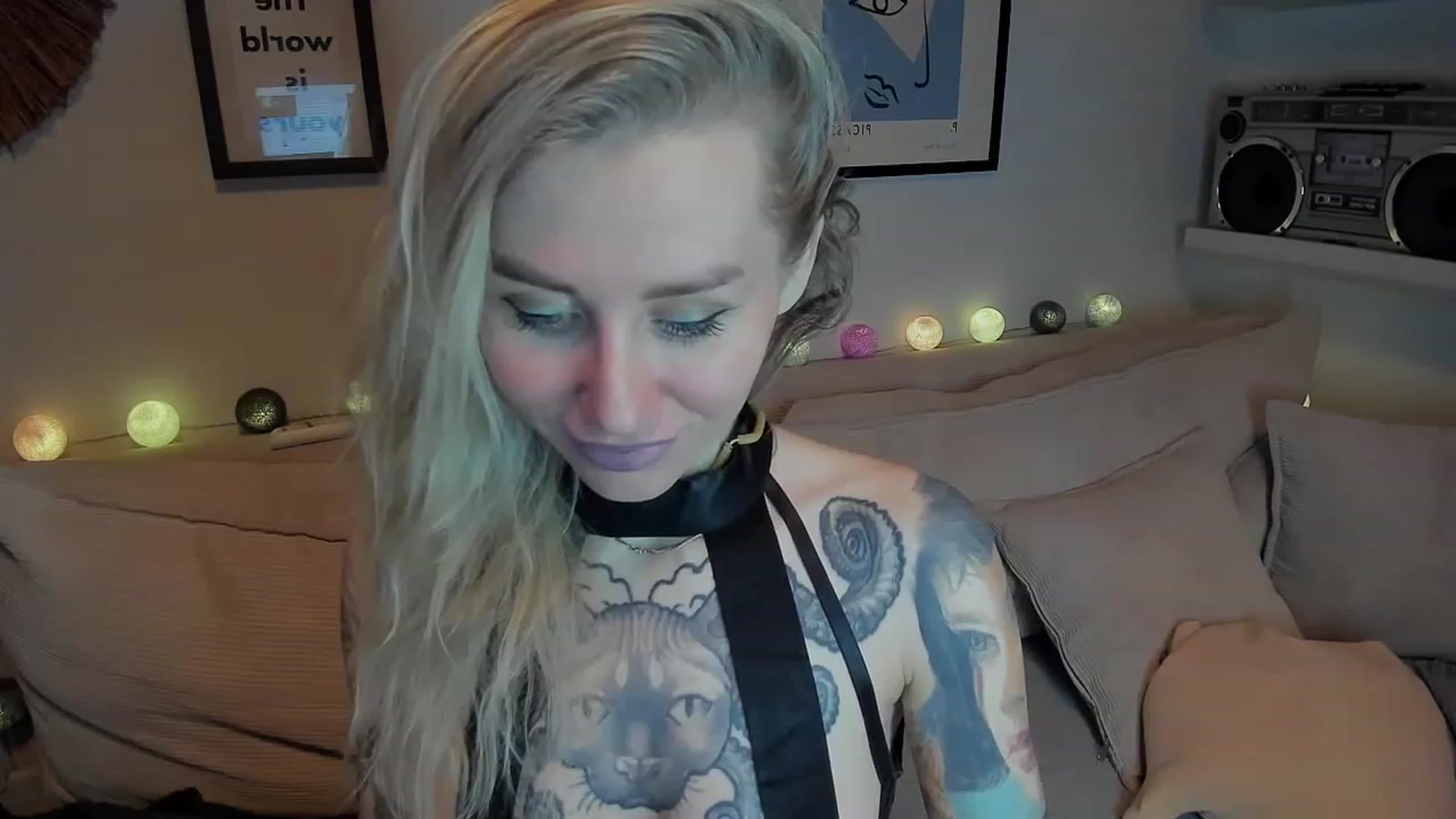 Gallery image thumbnail from Alexa_Smithhh's myfreecams stream on, 12/08/2023, 21:21 image 17 of 20
