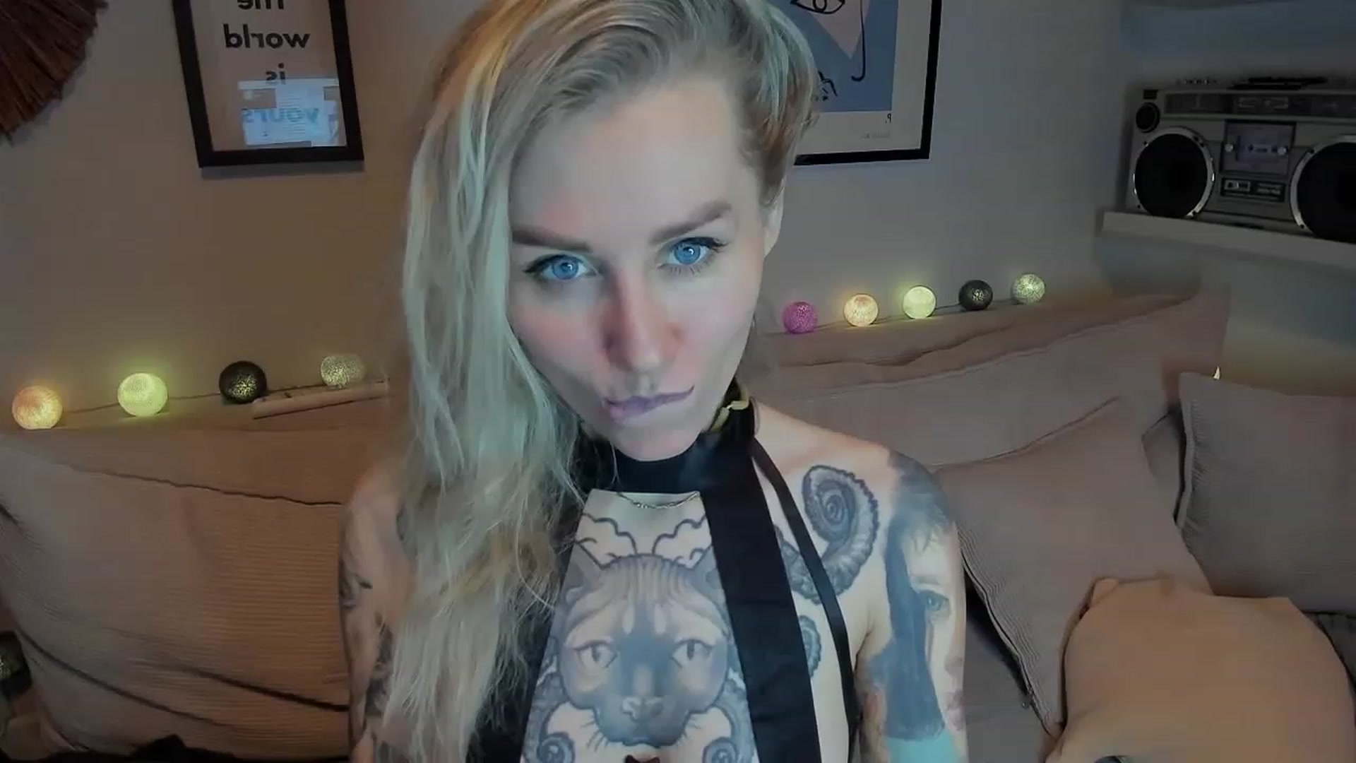 Gallery image thumbnail from Alexa_Smithhh's myfreecams stream on, 12/08/2023, 21:21 image 14 of 20