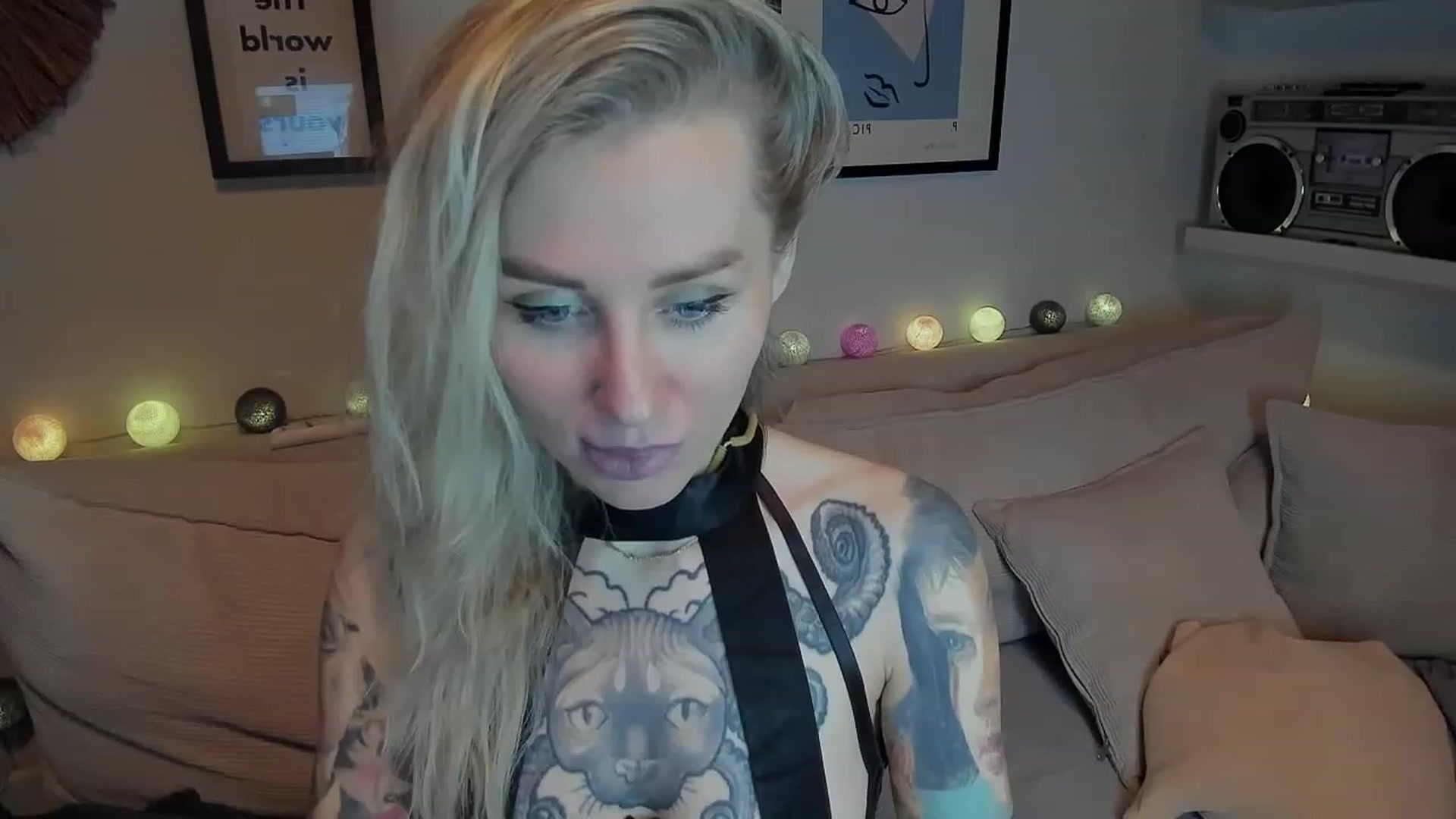 Gallery image thumbnail from Alexa_Smithhh's myfreecams stream on, 12/08/2023, 21:21 image 16 of 20
