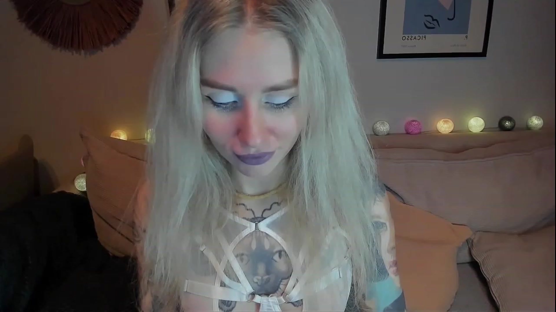 Gallery image thumbnail from Alexa_Smithhh's myfreecams stream on, 12/10/2023, 18:34 image 15 of 20