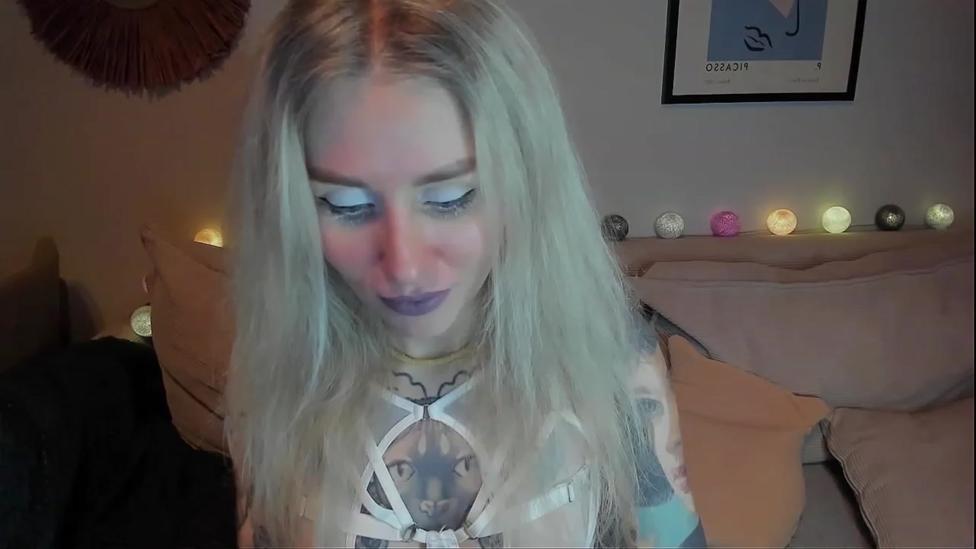Gallery image thumbnail from Alexa_Smithhh's myfreecams stream on, 12/10/2023, 18:34 image 19 of 20
