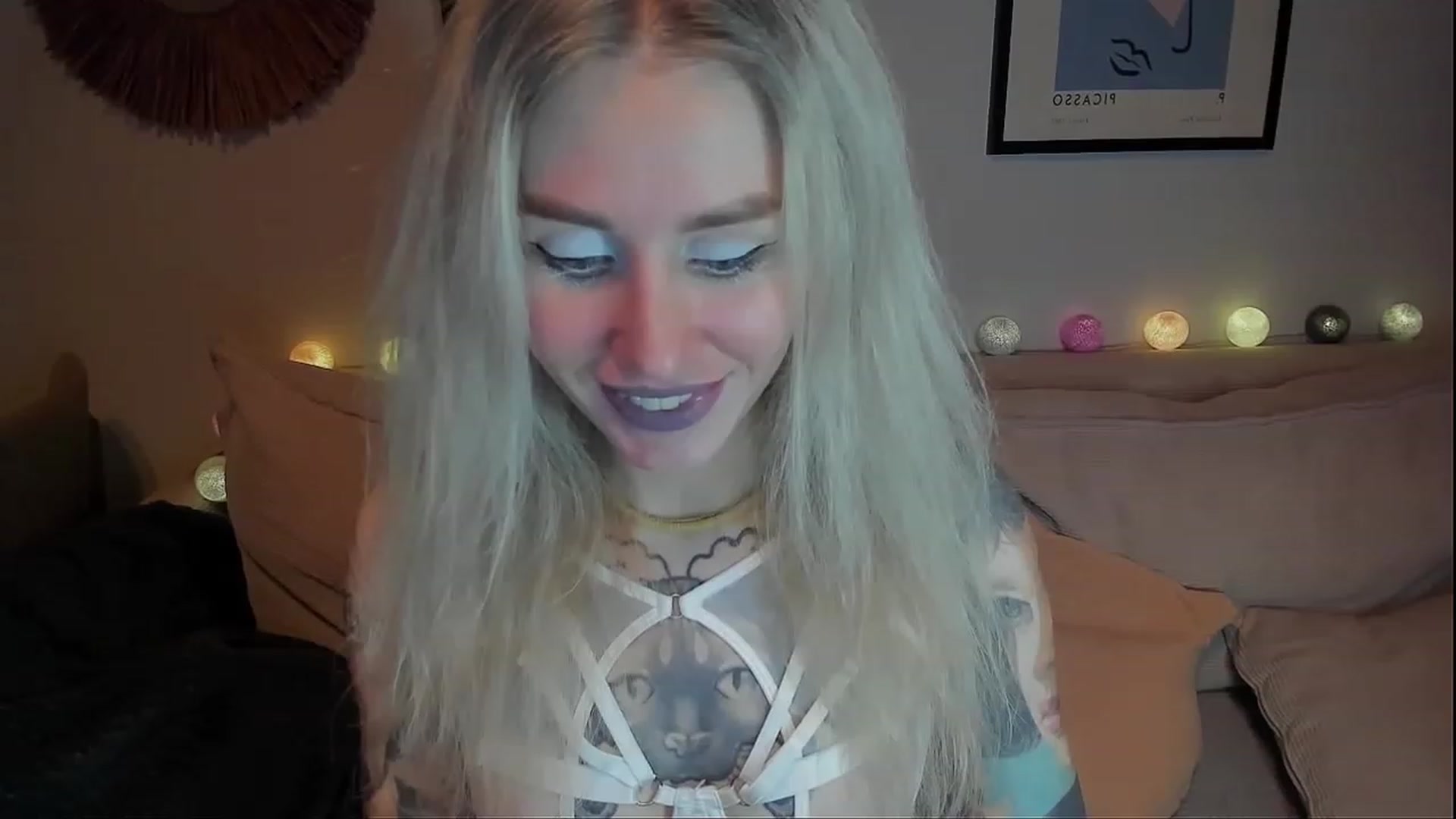 Gallery image thumbnail from Alexa_Smithhh's myfreecams stream on, 12/10/2023, 18:34 image 9 of 20