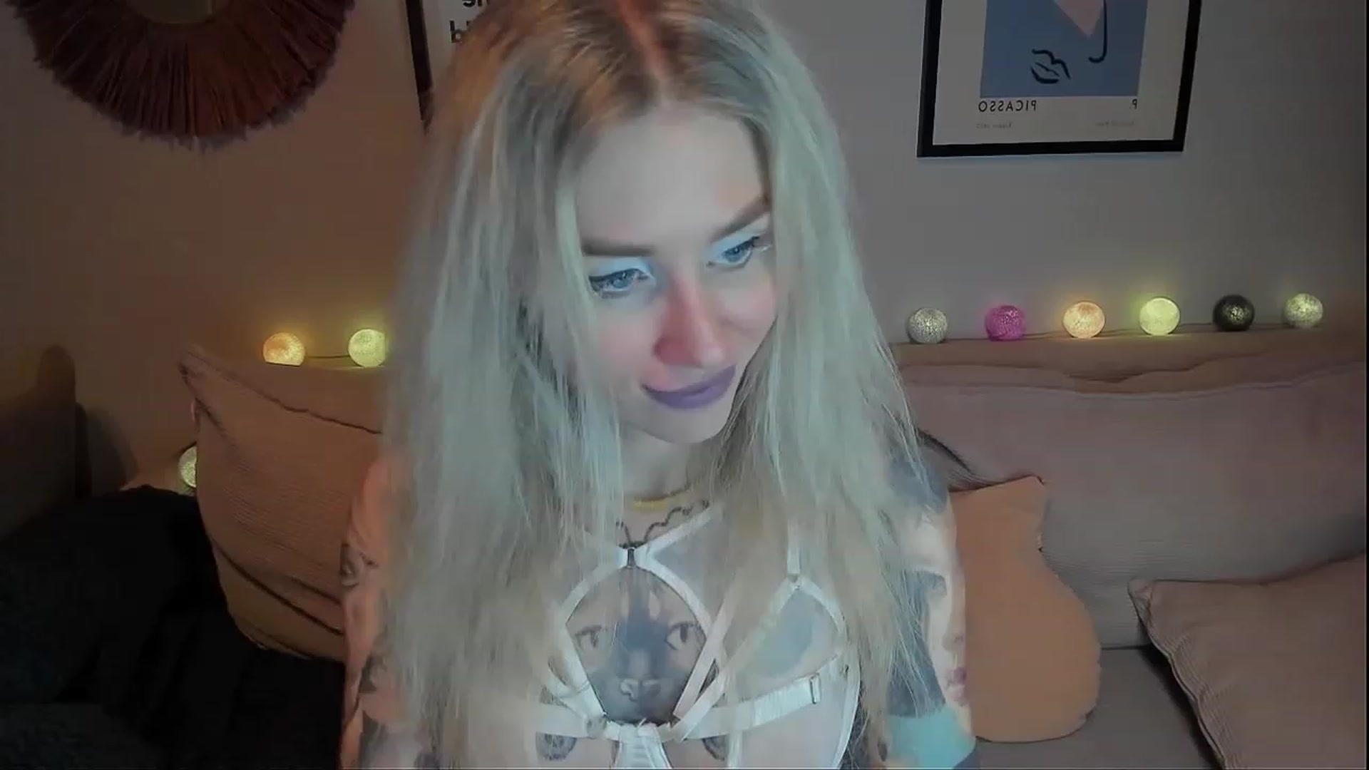 Gallery image thumbnail from Alexa_Smithhh's myfreecams stream on, 12/10/2023, 19:23 image 14 of 20