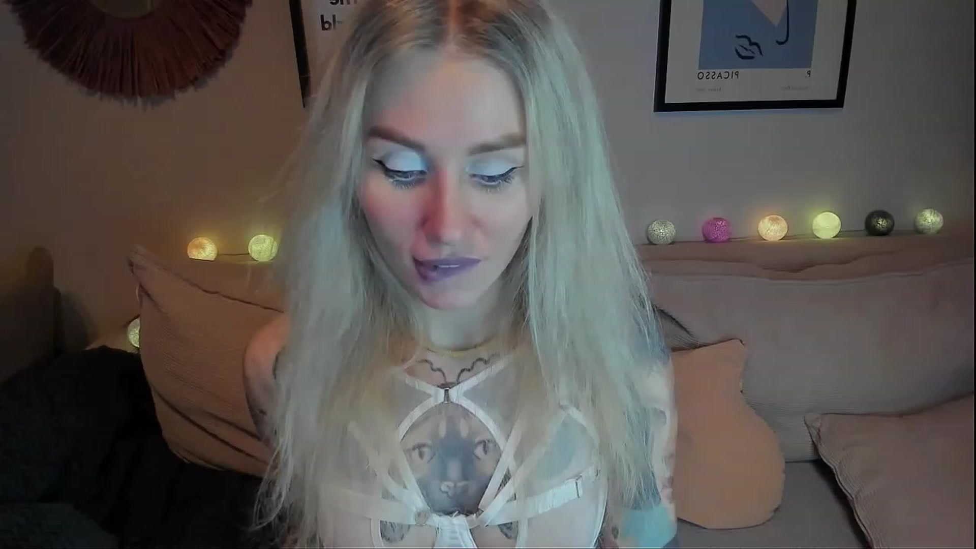 Gallery image thumbnail from Alexa_Smithhh's myfreecams stream on, 12/10/2023, 19:23 image 16 of 20