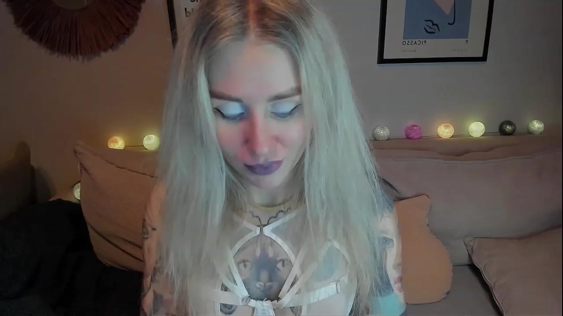 Gallery image thumbnail from Alexa_Smithhh's myfreecams stream on, 12/10/2023, 19:23 image 10 of 20