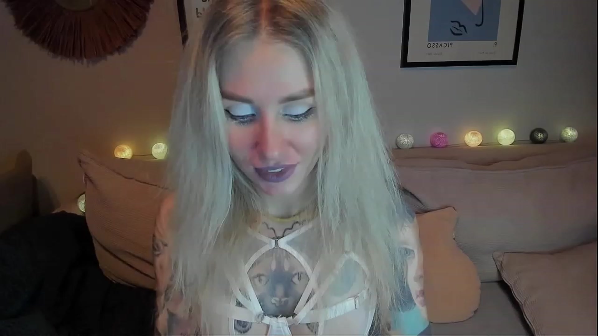 Gallery image thumbnail from Alexa_Smithhh's myfreecams stream on, 12/10/2023, 19:23 image 9 of 20