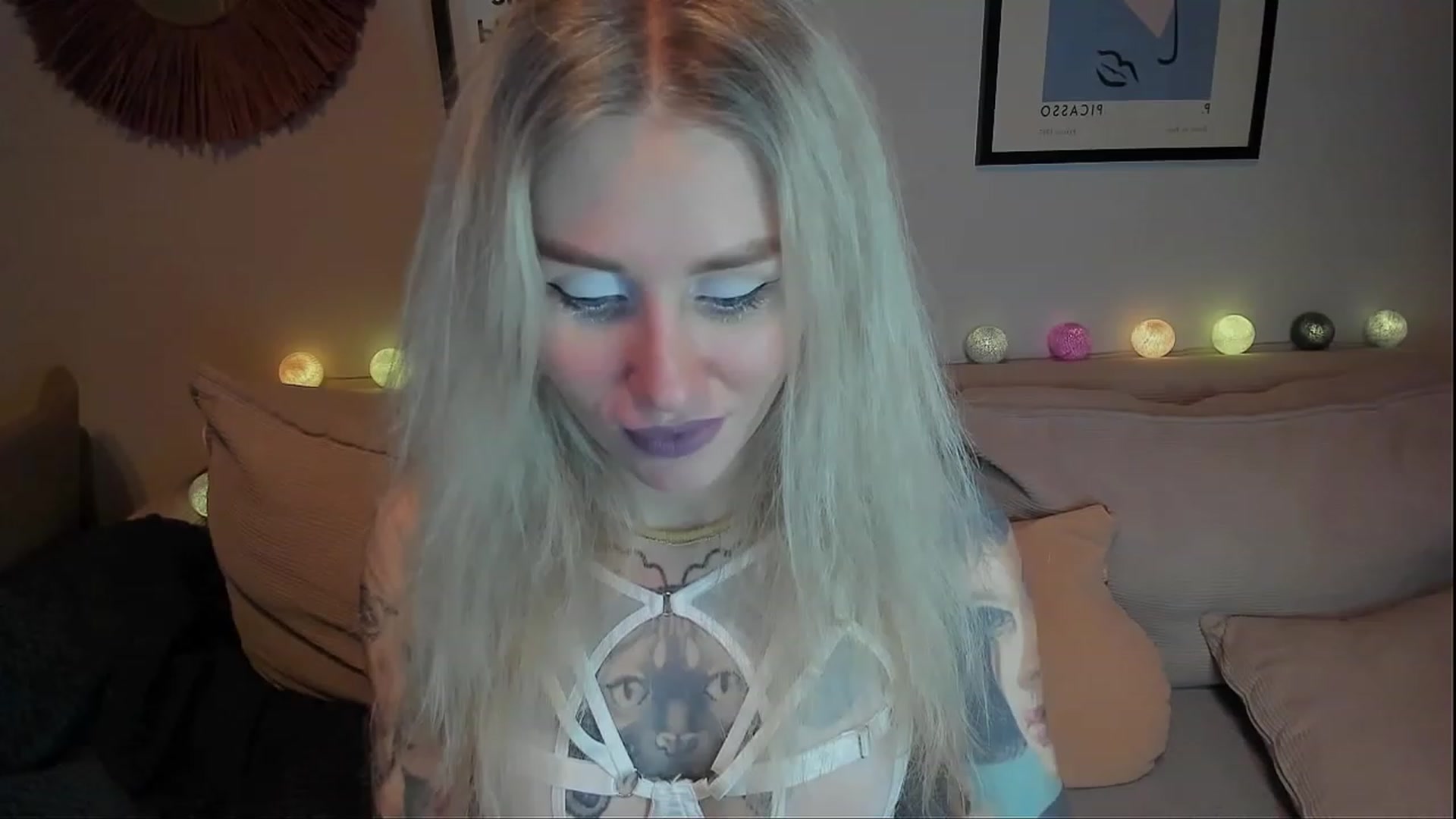 Gallery image thumbnail from Alexa_Smithhh's myfreecams stream on, 12/10/2023, 19:23 image 2 of 20