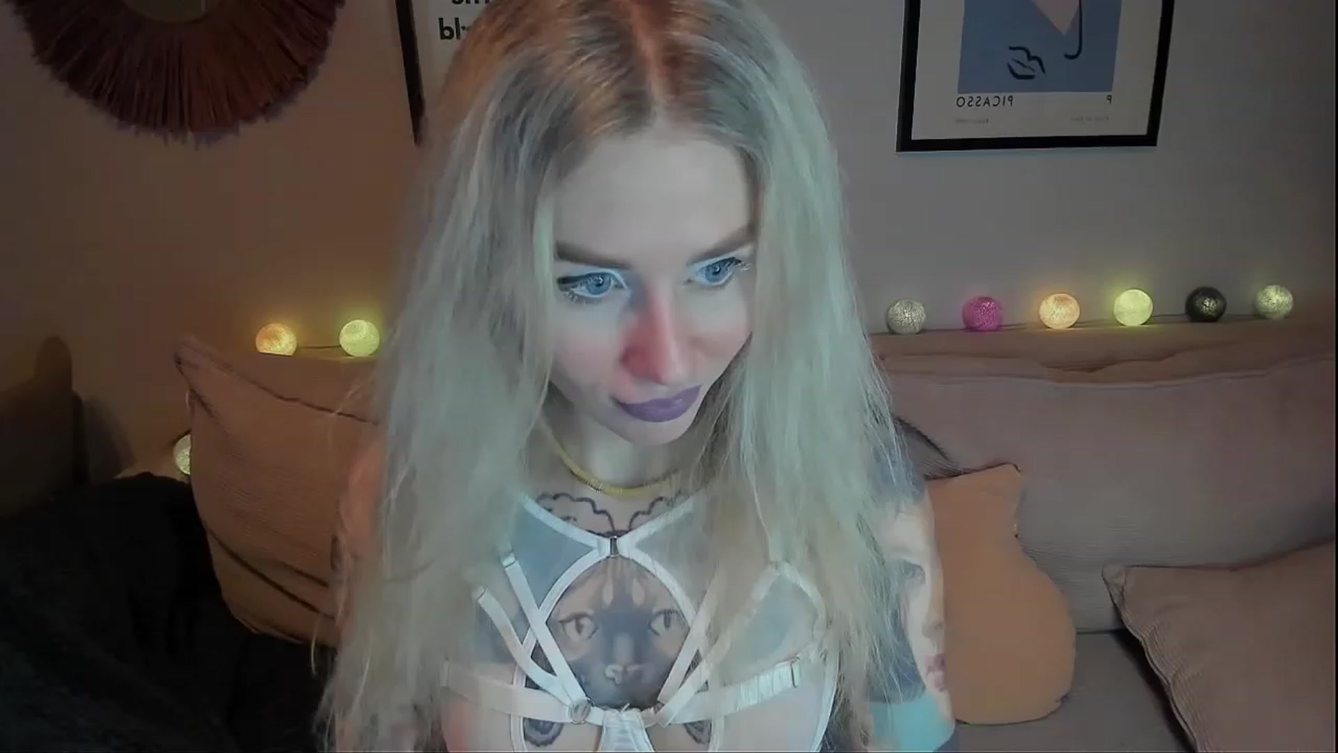 Gallery image thumbnail from Alexa_Smithhh's myfreecams stream on, 12/10/2023, 19:23 image 19 of 20