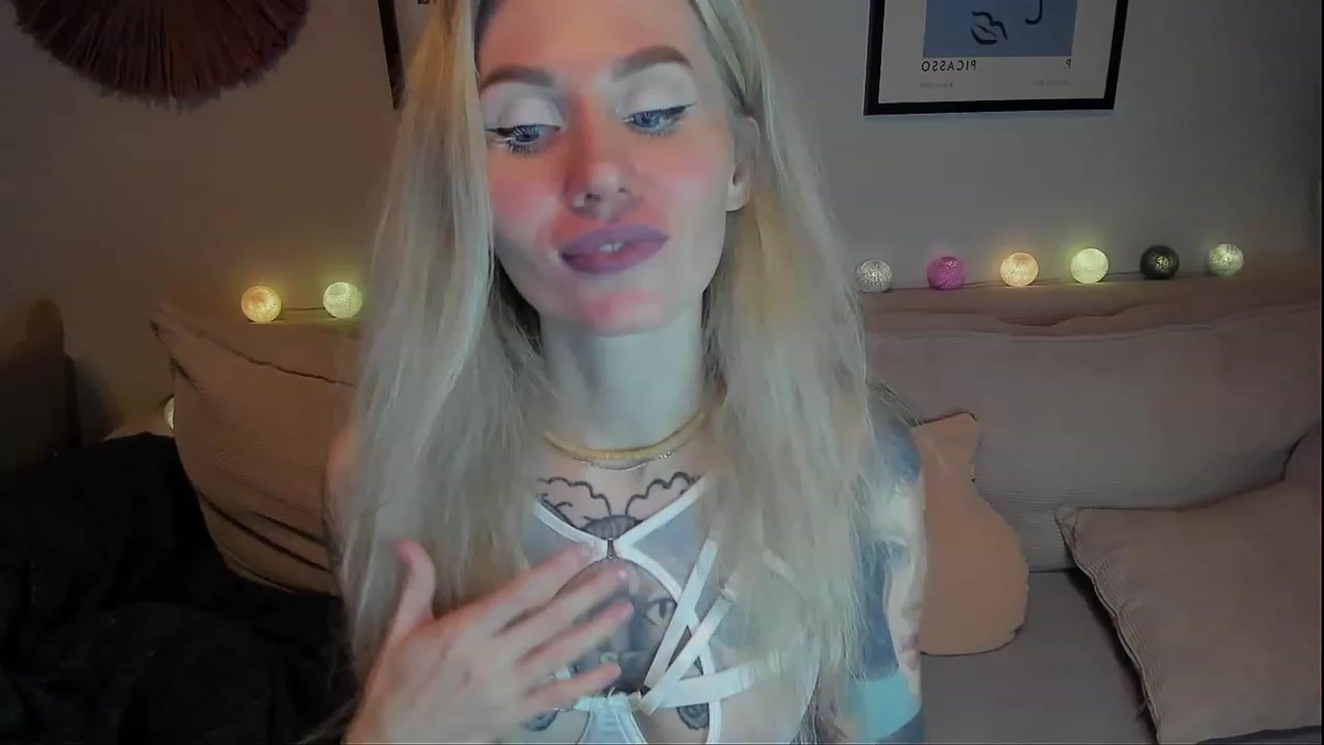 Gallery image thumbnail from Alexa_Smithhh's myfreecams stream on, 12/10/2023, 20:39 image 9 of 20