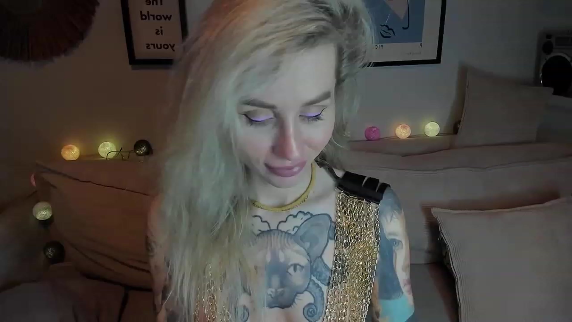 Gallery image thumbnail from Alexa_Smithhh's myfreecams stream on, 12/13/2023, 17:49 image 10 of 20