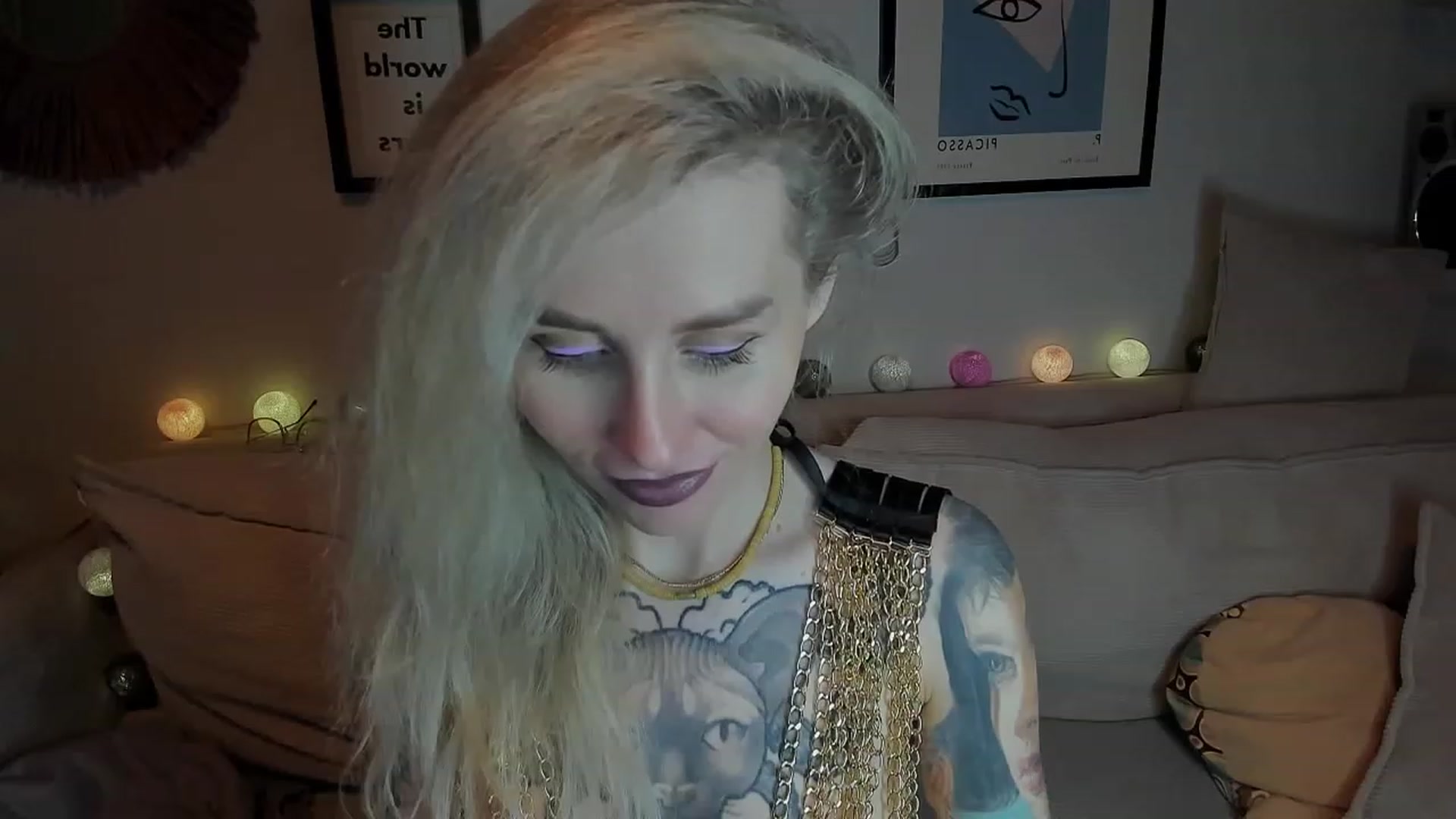 Gallery image thumbnail from Alexa_Smithhh's myfreecams stream on, 12/13/2023, 21:09 image 19 of 20