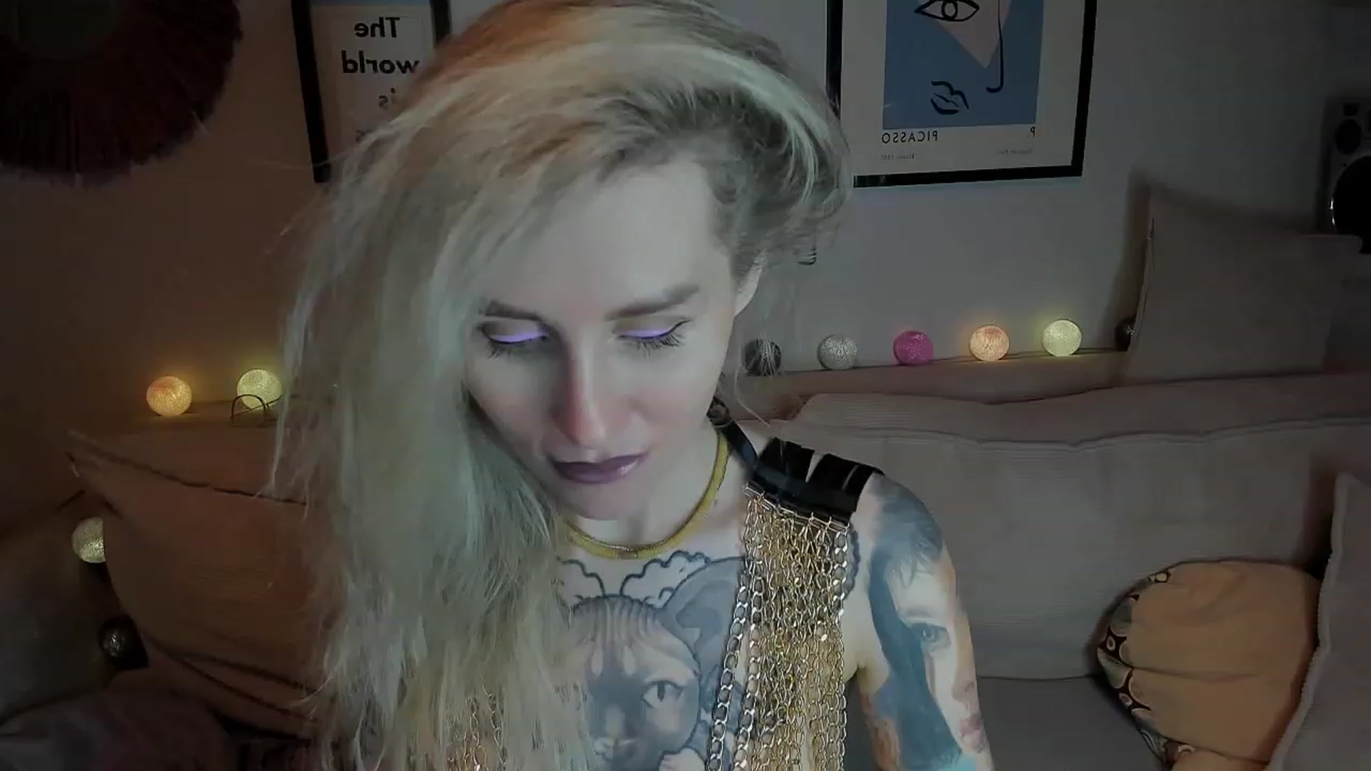 Gallery image thumbnail from Alexa_Smithhh's myfreecams stream on, 12/13/2023, 21:09 image 20 of 20