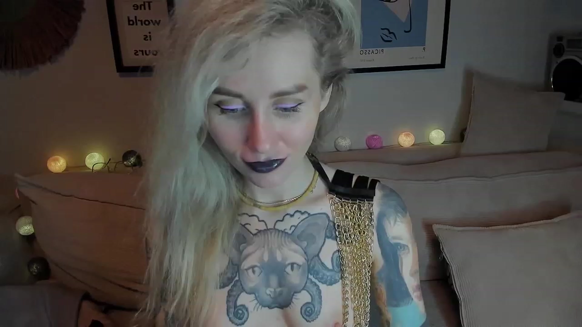 Gallery image thumbnail from Alexa_Smithhh's myfreecams stream on, 12/13/2023, 21:09 image 6 of 20
