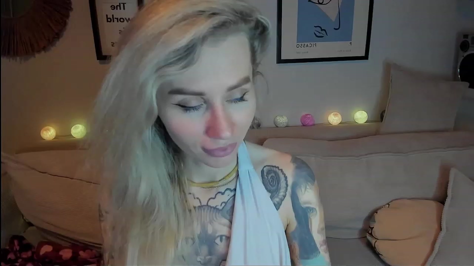 Gallery image thumbnail from Alexa_Smithhh's myfreecams stream on, 12/14/2023, 20:38 image 16 of 20