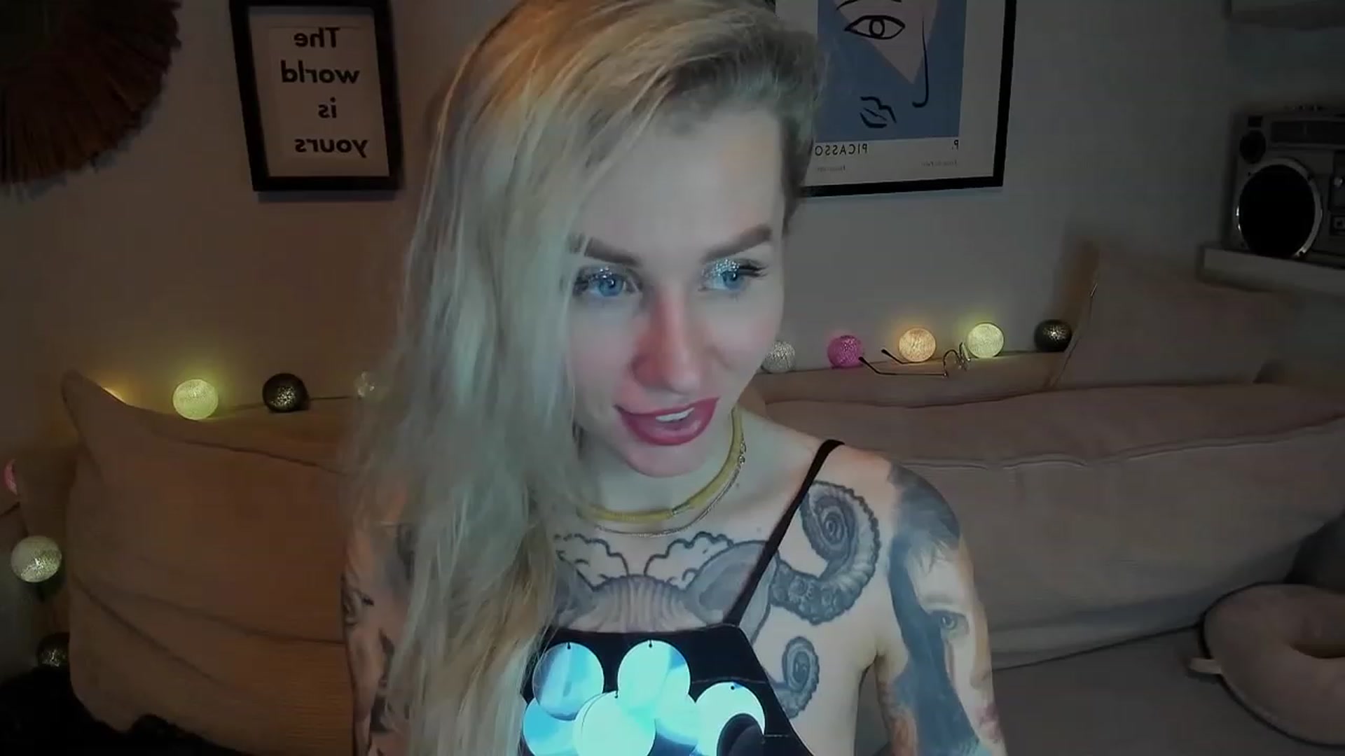 Gallery image thumbnail from Alexa_Smithhh's myfreecams stream on, 12/17/2023, 17:36 image 13 of 20
