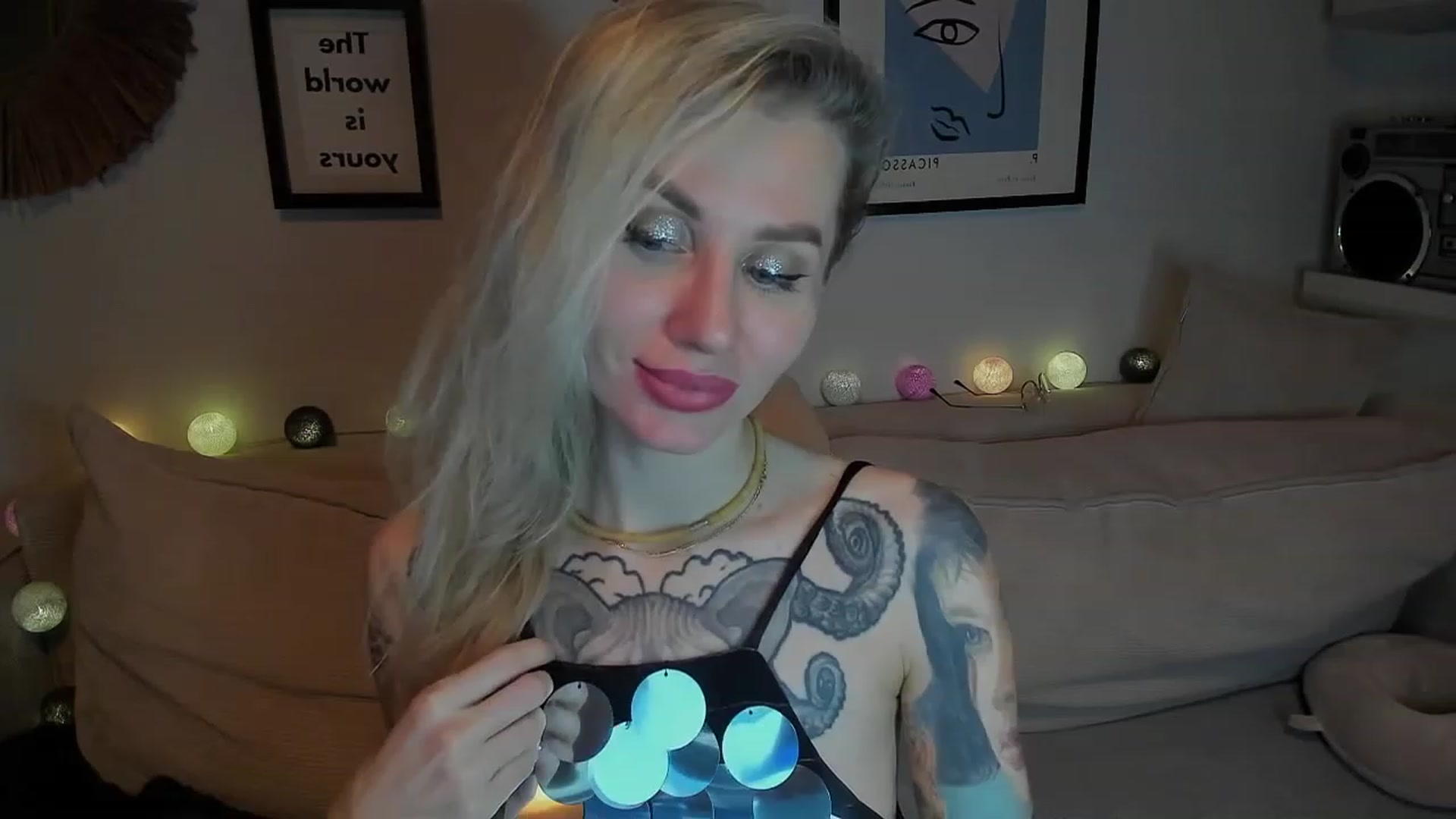 Gallery image thumbnail from Alexa_Smithhh's myfreecams stream on, 12/17/2023, 17:36 image 18 of 20