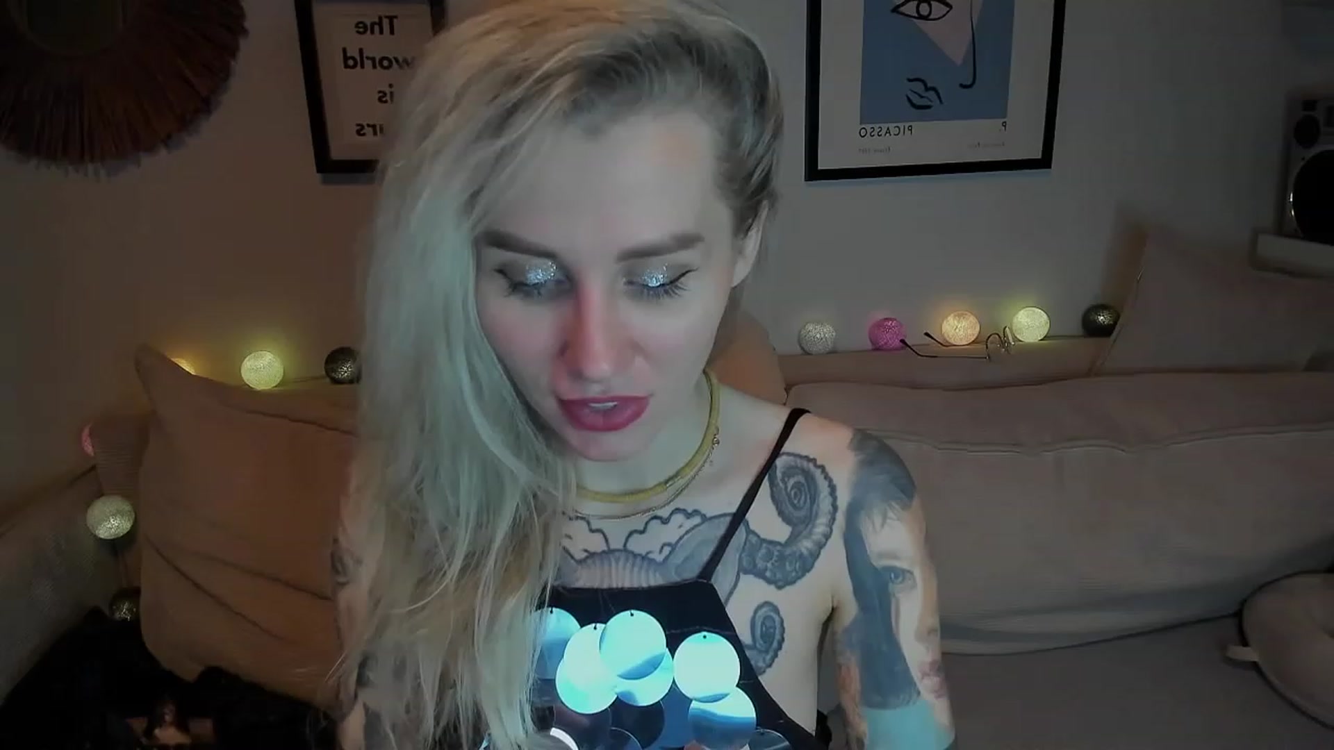 Gallery image thumbnail from Alexa_Smithhh's myfreecams stream on, 12/17/2023, 17:36 image 4 of 20