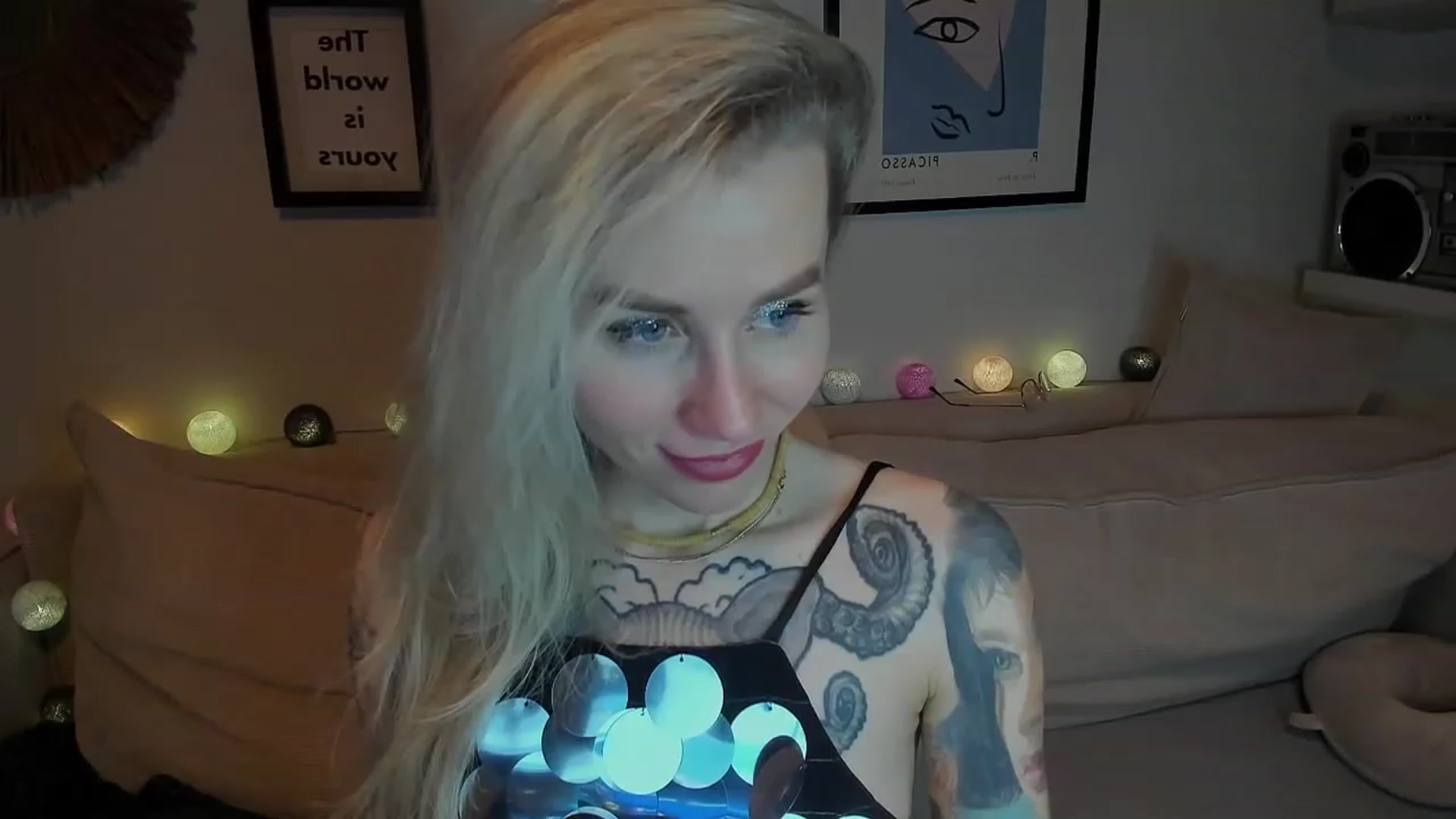 Gallery image thumbnail from Alexa_Smithhh's myfreecams stream on, 12/17/2023, 17:36 image 11 of 20