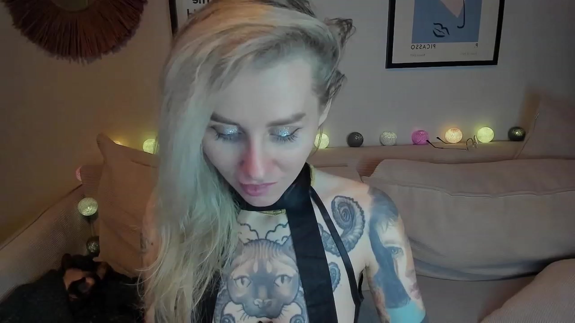 Gallery image thumbnail from Alexa_Smithhh's myfreecams stream on, 12/17/2023, 20:06 image 15 of 20