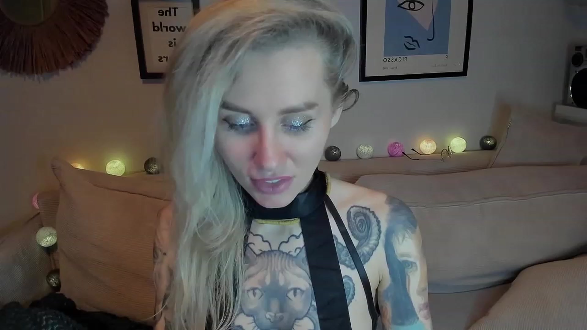Gallery image thumbnail from Alexa_Smithhh's myfreecams stream on, 12/17/2023, 20:52 image 12 of 20
