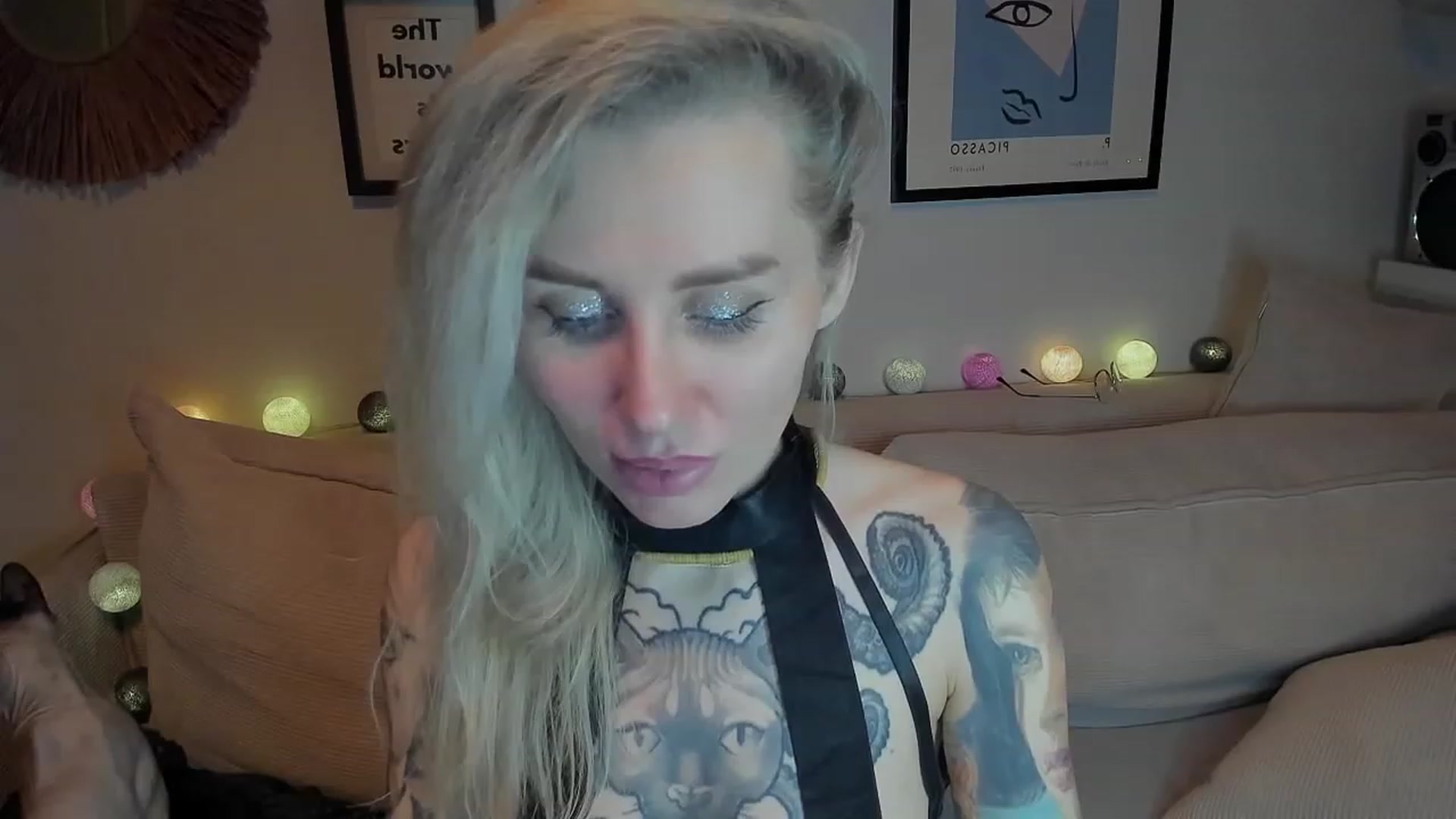 Gallery image thumbnail from Alexa_Smithhh's myfreecams stream on, 12/17/2023, 20:52 image 13 of 20