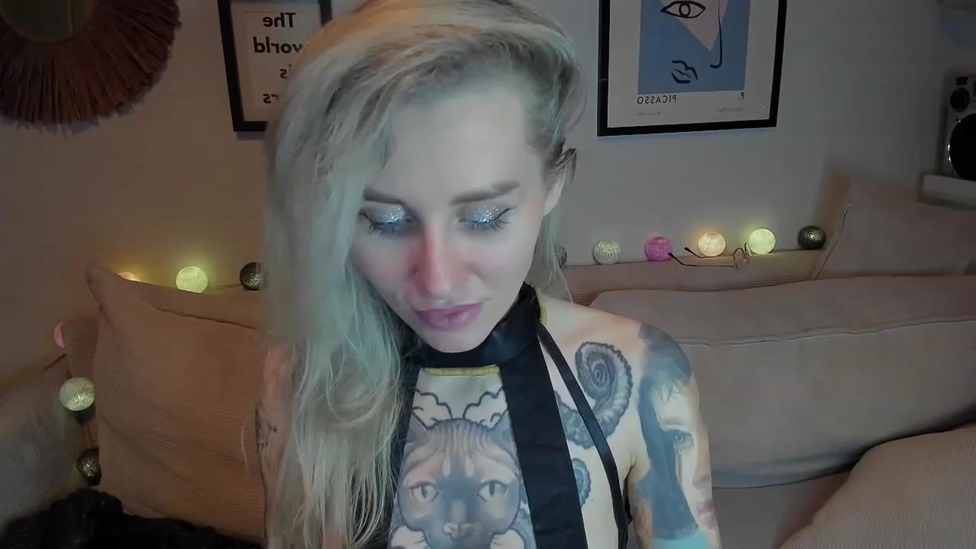 Gallery image thumbnail from Alexa_Smithhh's myfreecams stream on, 12/17/2023, 20:52 image 18 of 20