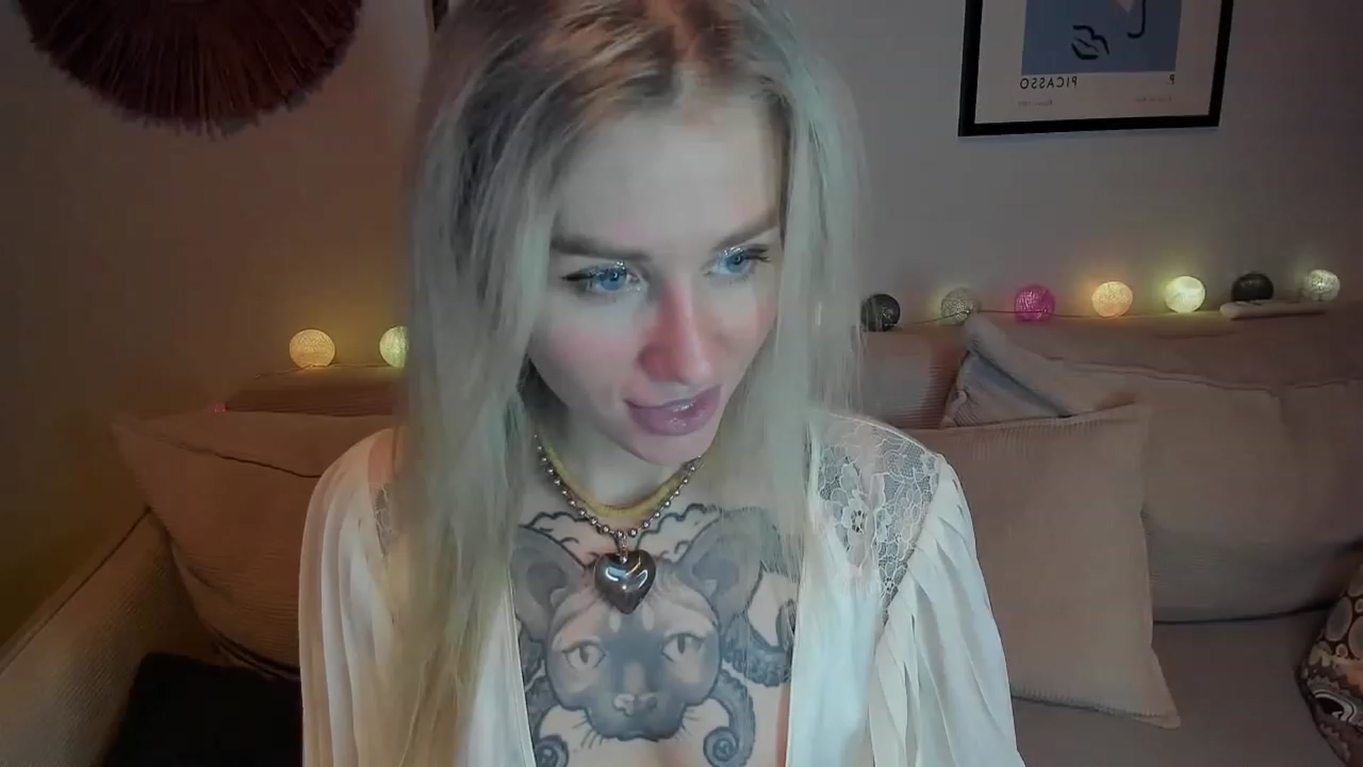 Gallery image thumbnail from Alexa_Smithhh's myfreecams stream on, 12/27/2023, 21:25 image 16 of 20