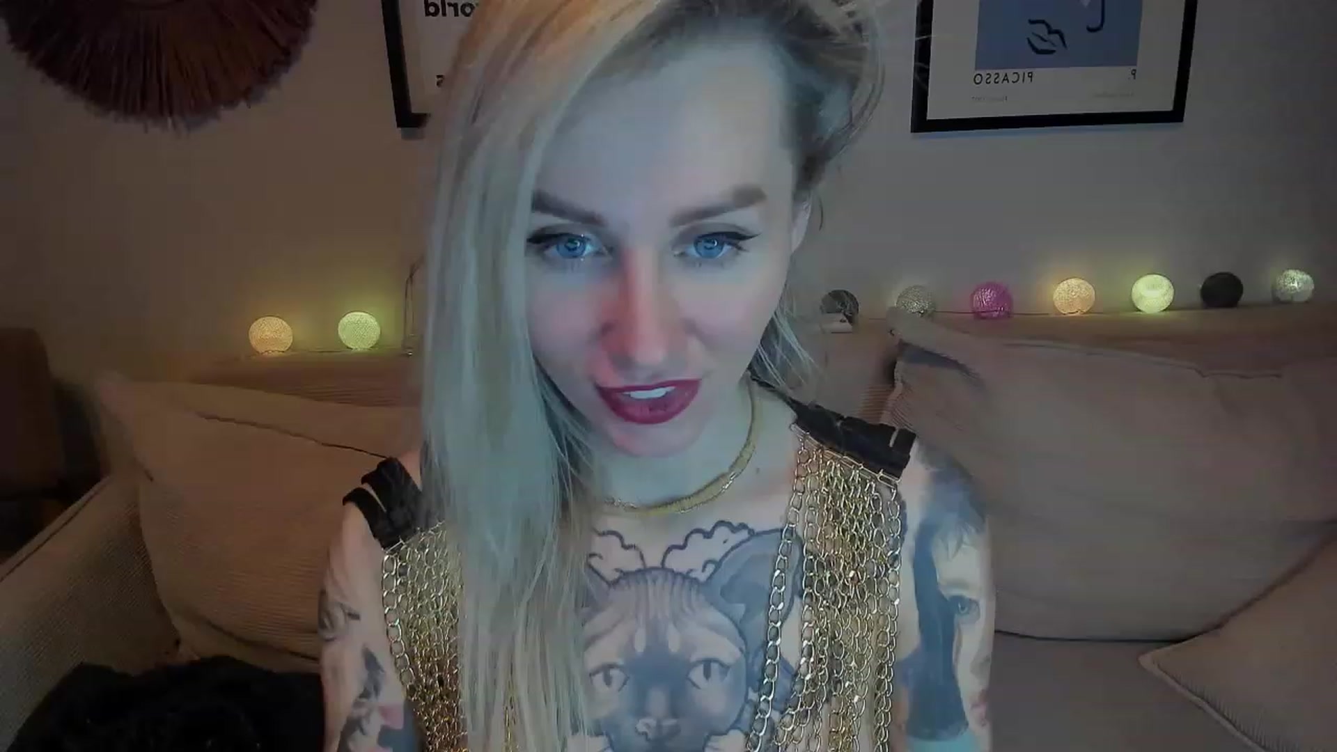 Gallery image thumbnail from Alexa_Smithhh's myfreecams stream on, 12/28/2023, 22:53 image 14 of 20