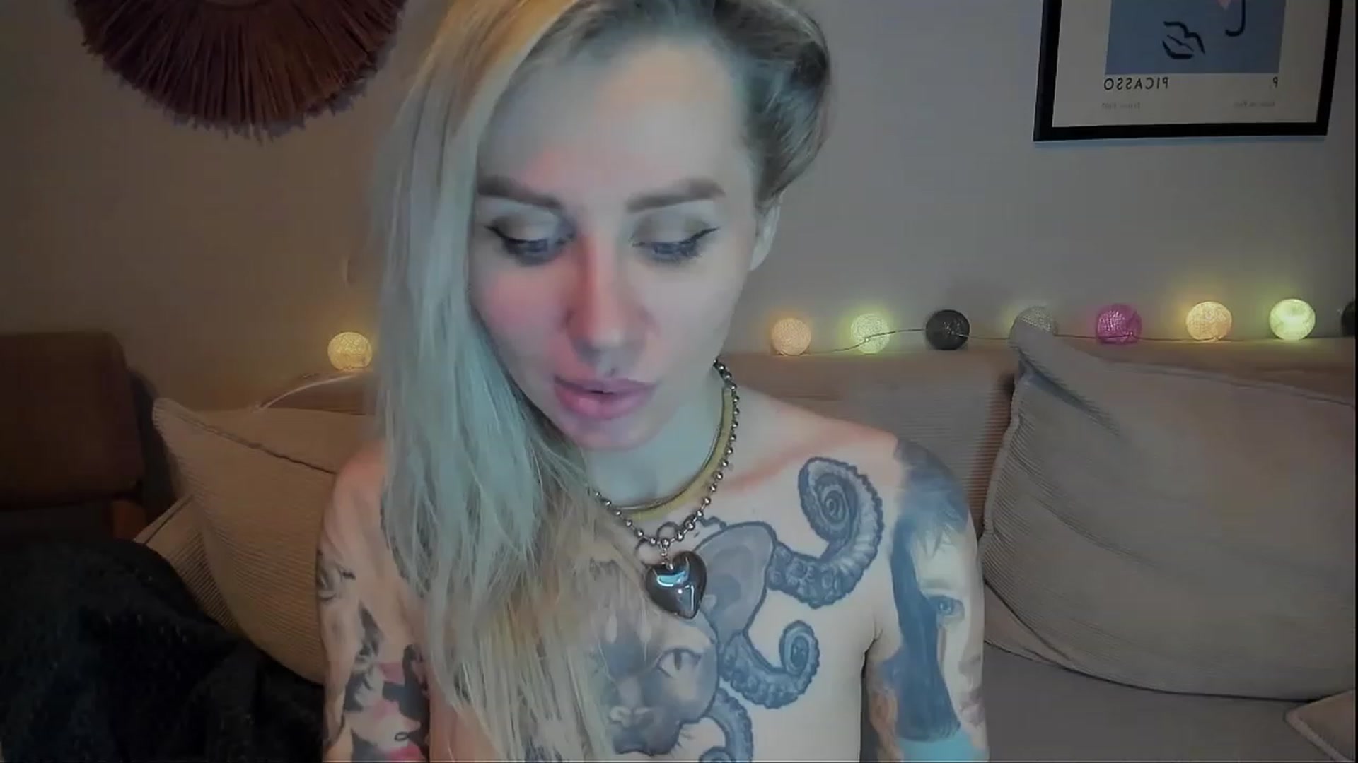 Gallery image thumbnail from Alexa_Smithhh's myfreecams stream on, 12/29/2023, 21:44 image 12 of 20
