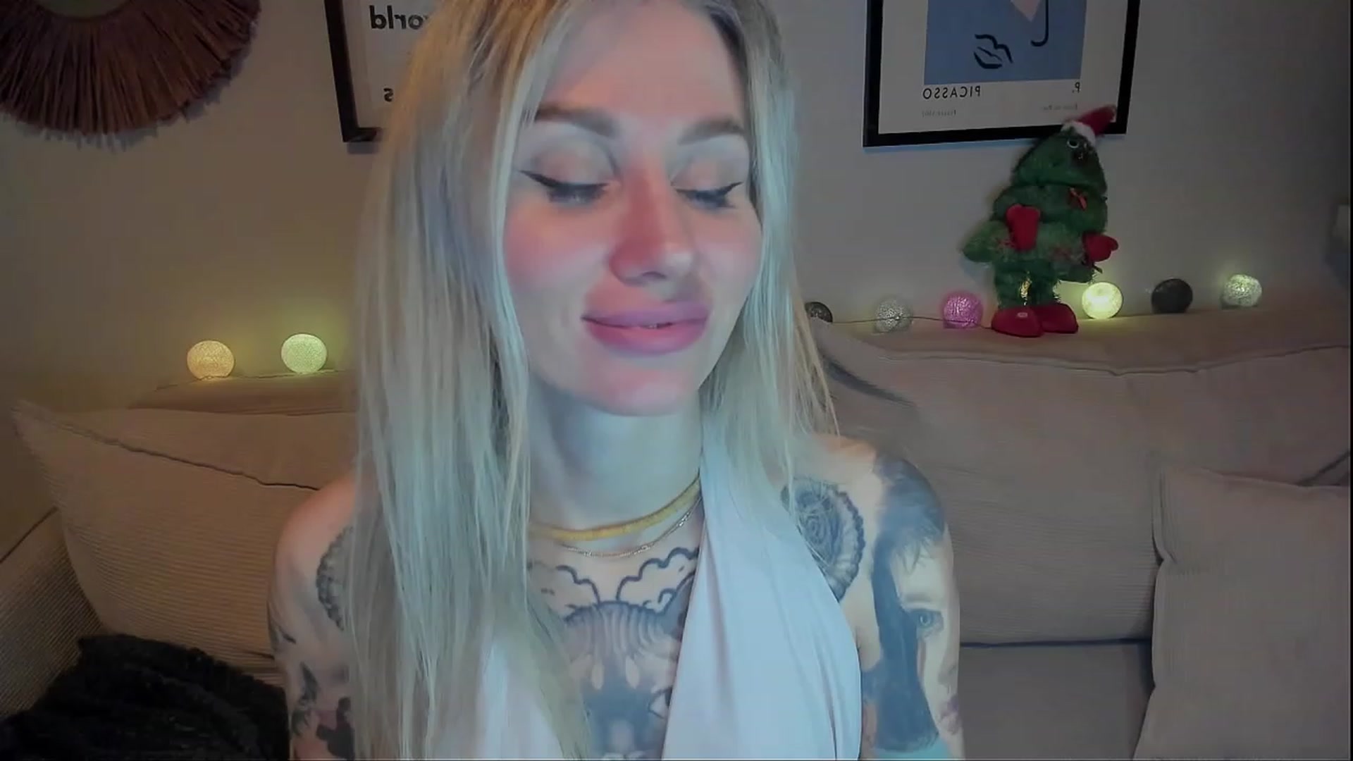 Gallery image thumbnail from Alexa_Smithhh's myfreecams stream on, 12/30/2023, 18:57 image 12 of 20