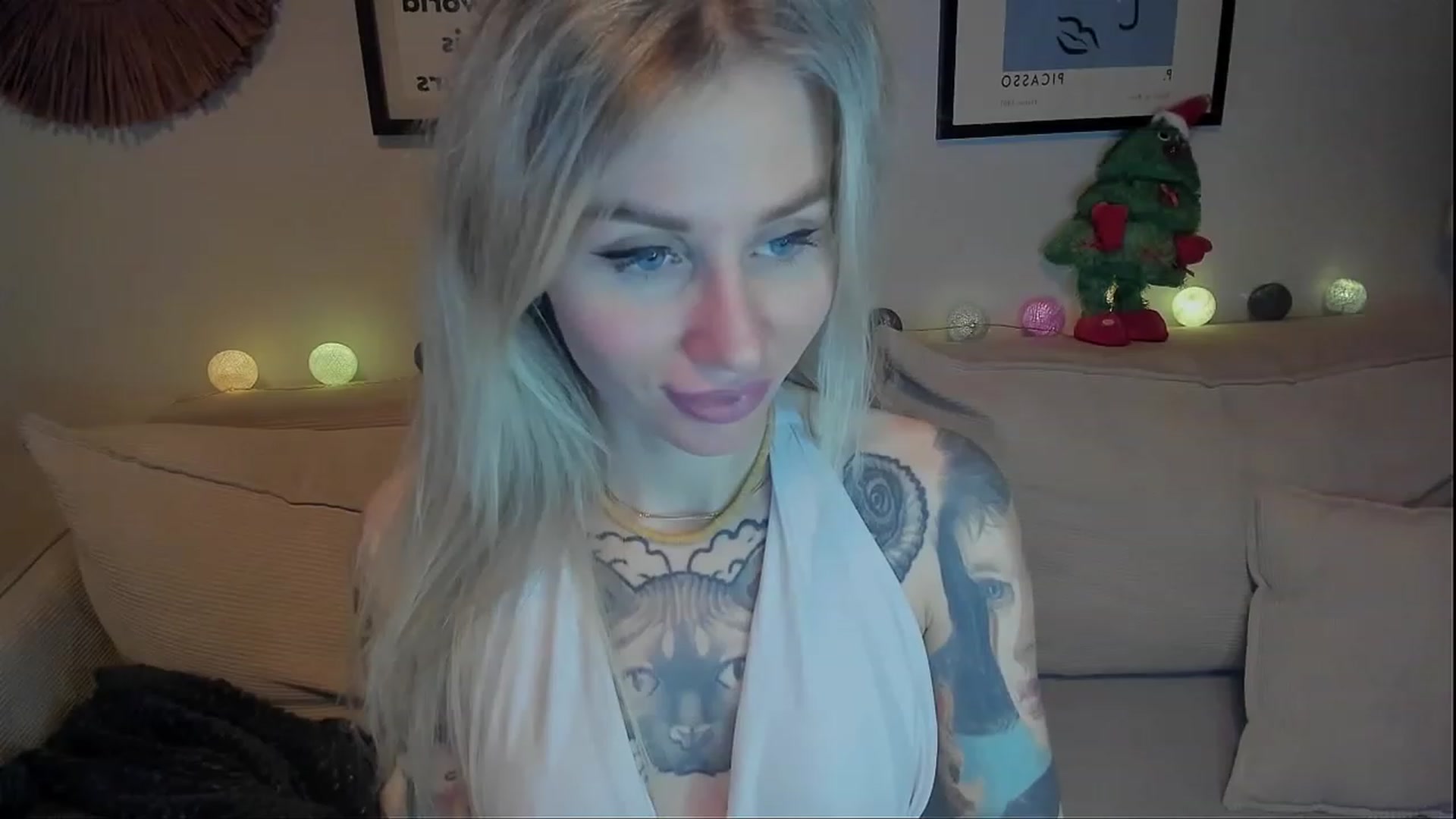 Gallery image thumbnail from Alexa_Smithhh's myfreecams stream on, 12/30/2023, 18:57 image 14 of 20